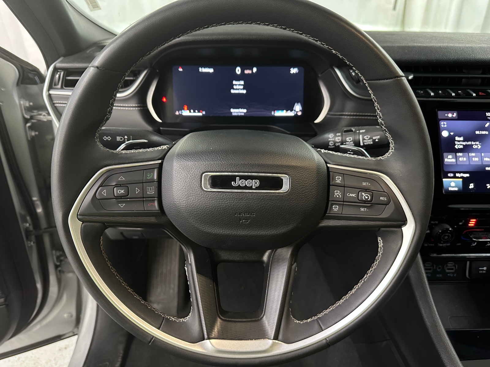 Thumbnail: 2024 Jeep Grand Cherokee - 5