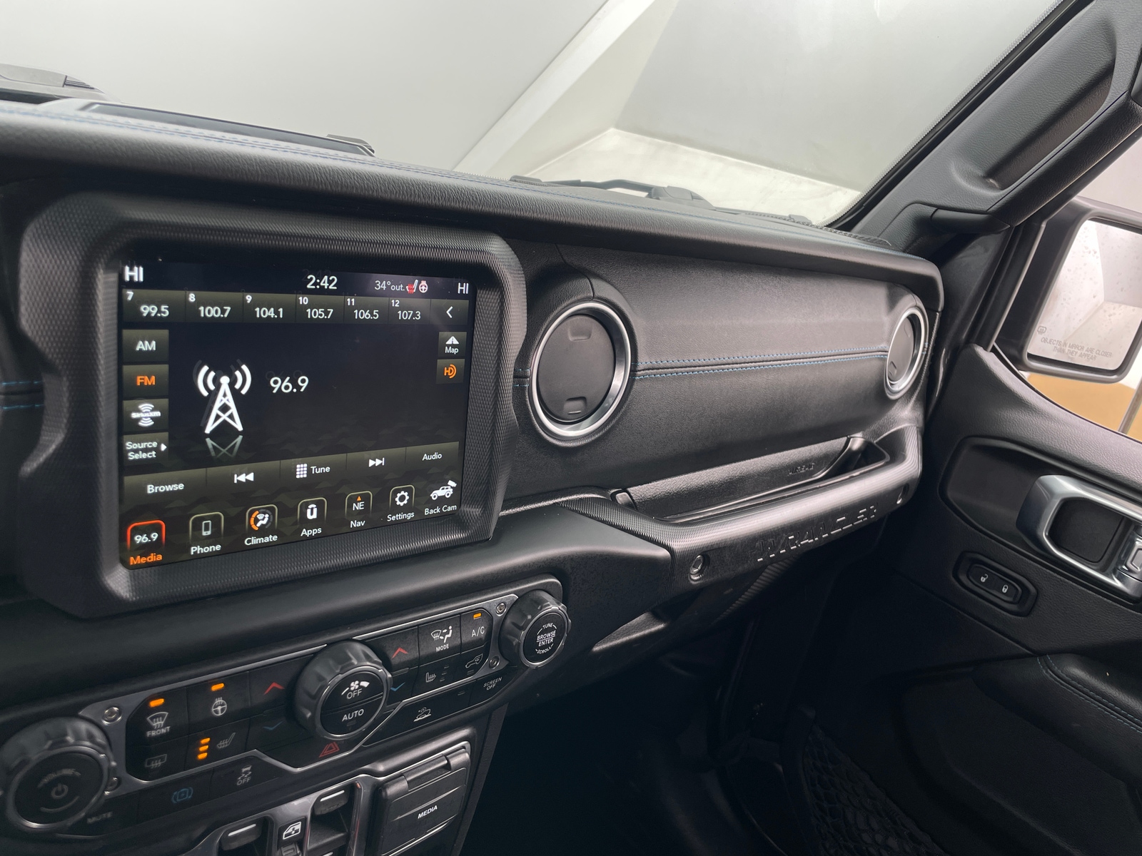 Thumbnail: 2021 Jeep Wrangler - 3