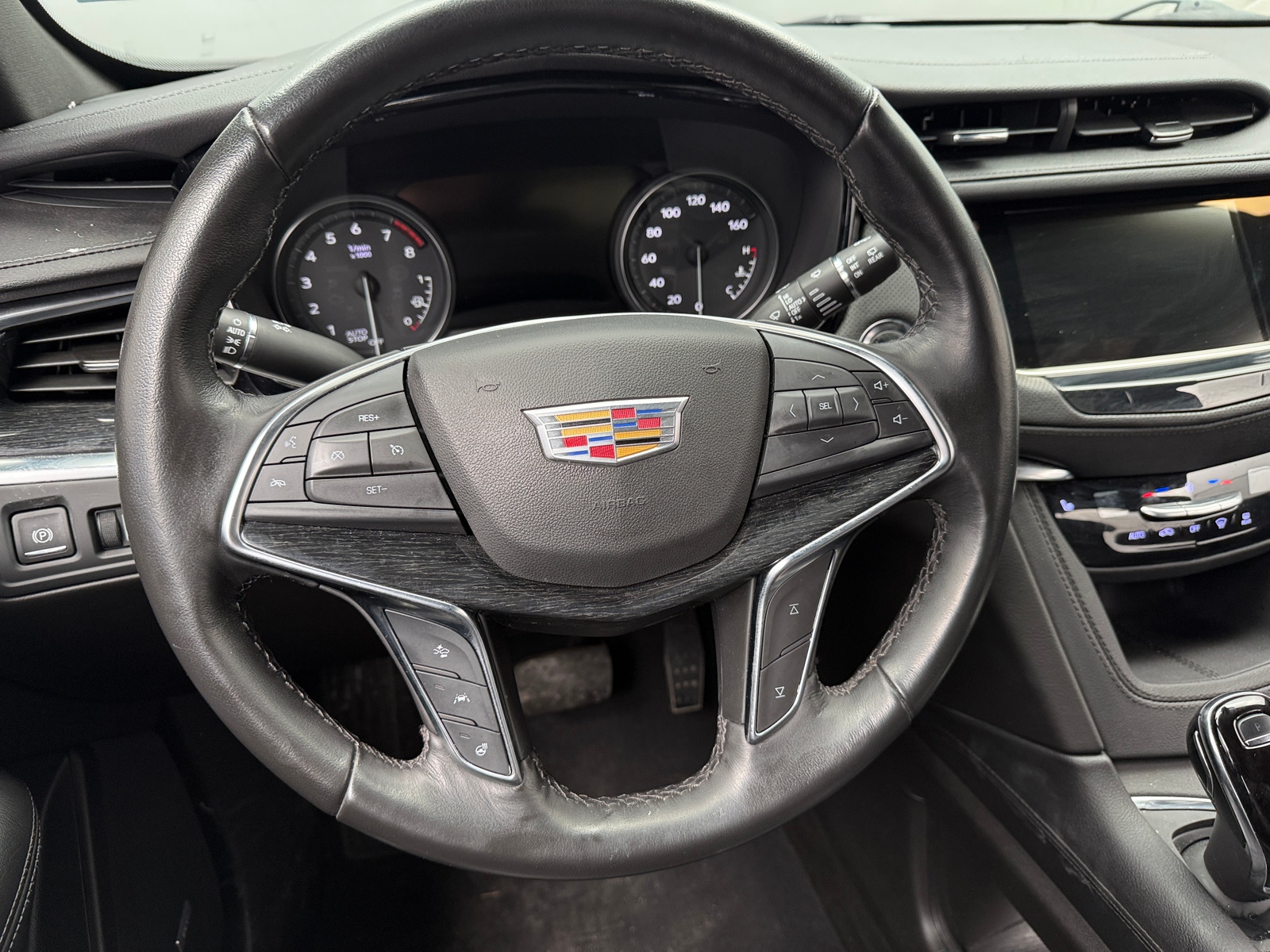 Thumbnail: 2022 Cadillac XT5 - 4