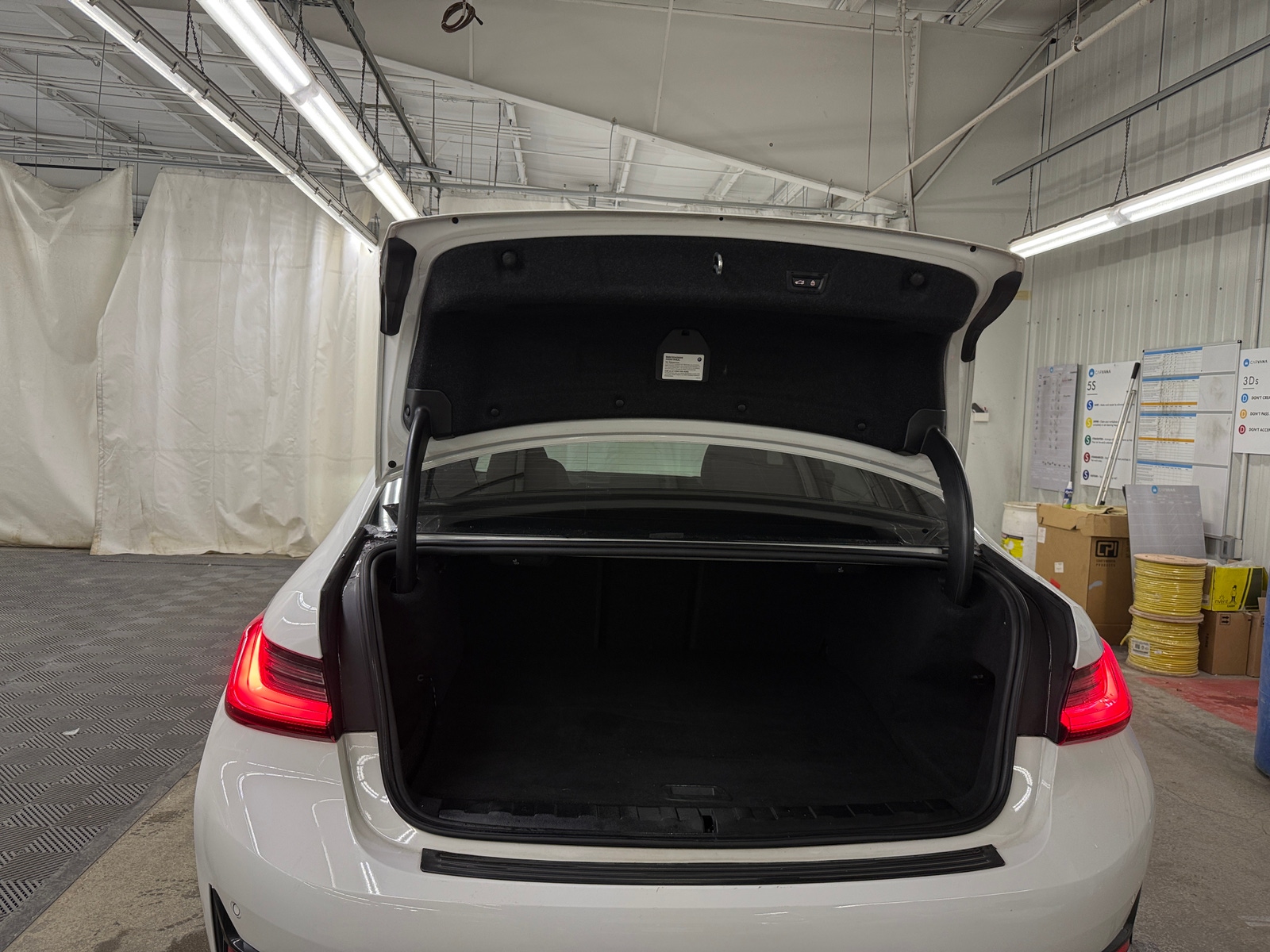 Thumbnail: 2021 BMW 3 Series - 6