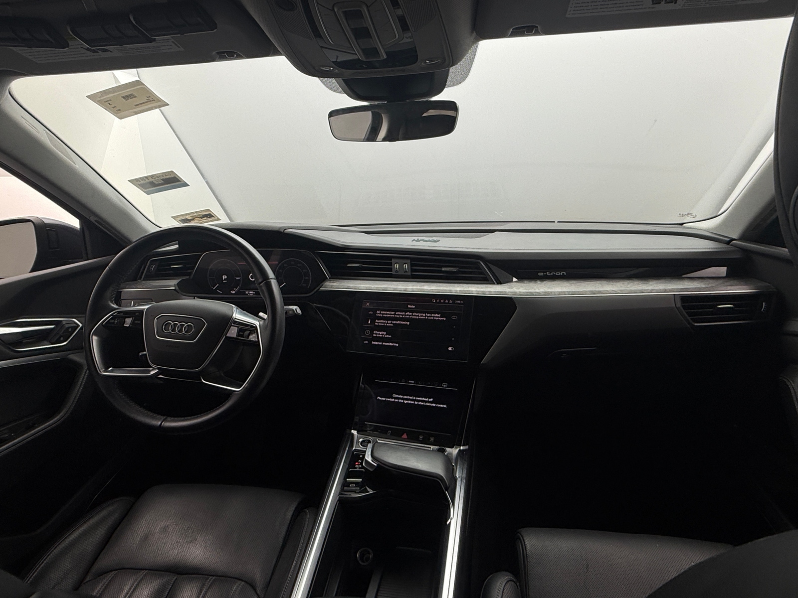 Thumbnail: 2021 Audi e-tron - 2