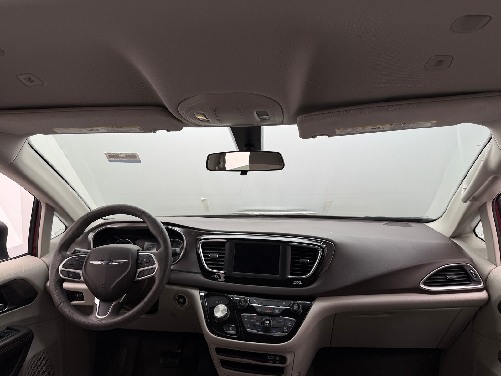 Thumbnail: 2018 Chrysler Pacifica - 3