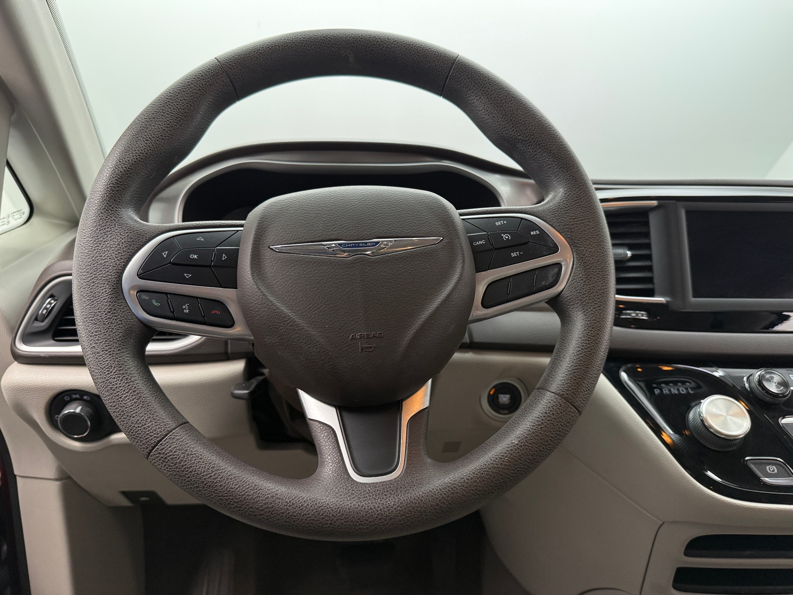 Thumbnail: 2018 Chrysler Pacifica - 5