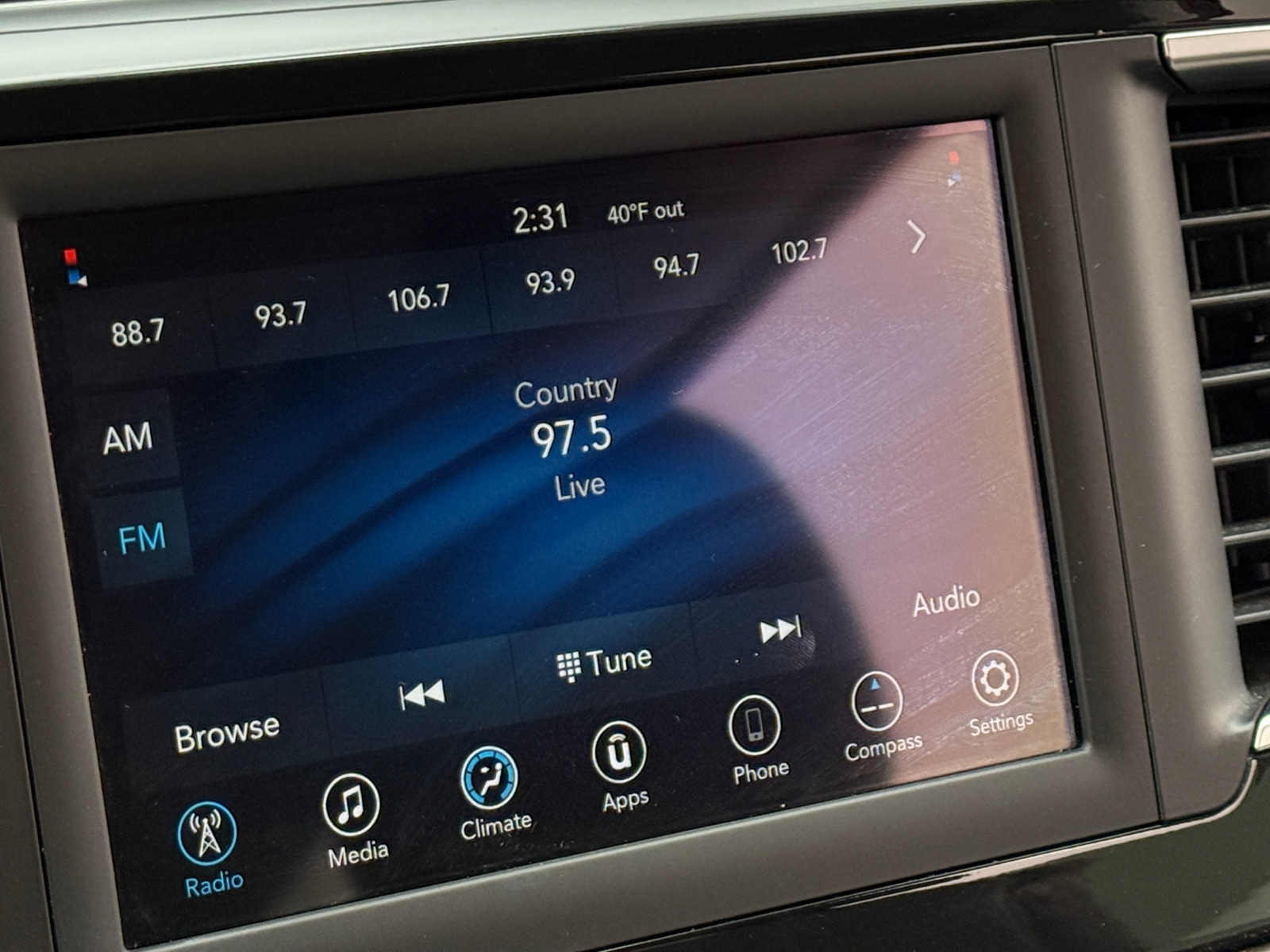 Thumbnail: 2018 Chrysler Pacifica - 4