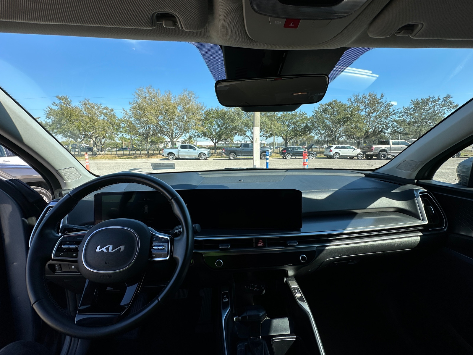 Thumbnail: 2024 Kia Sorento - 2