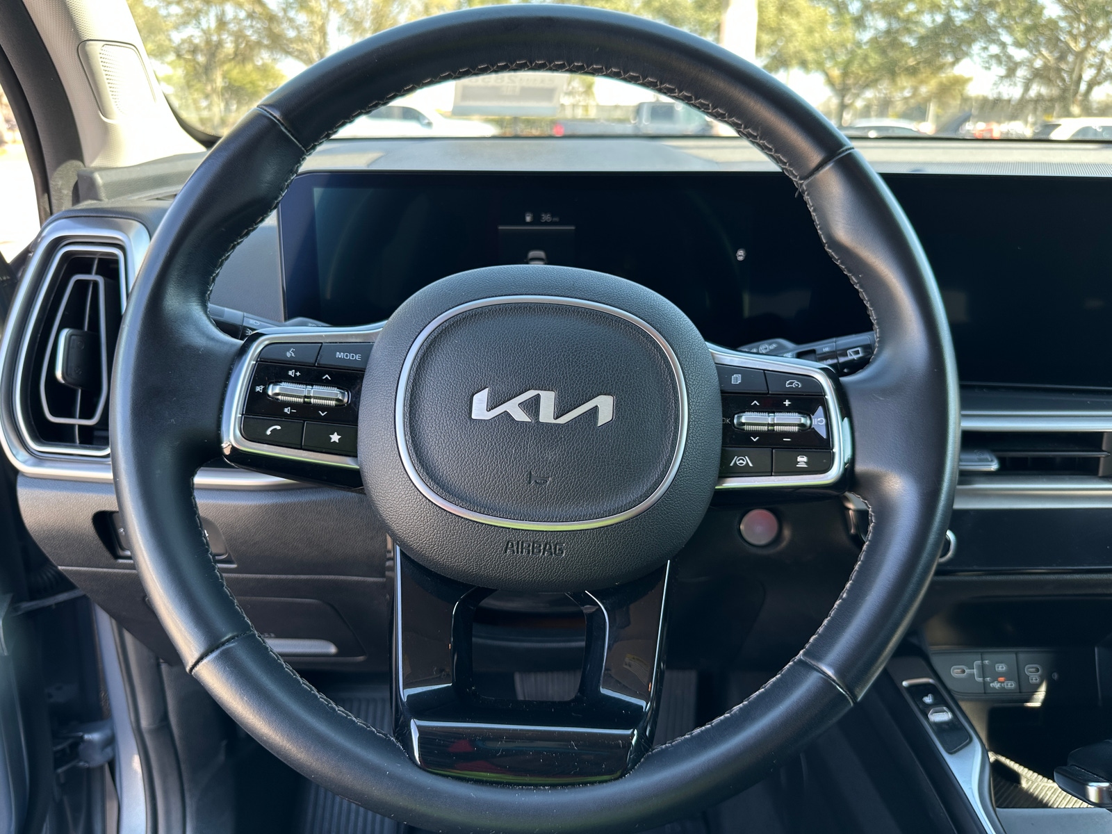 Thumbnail: 2024 Kia Sorento - 4