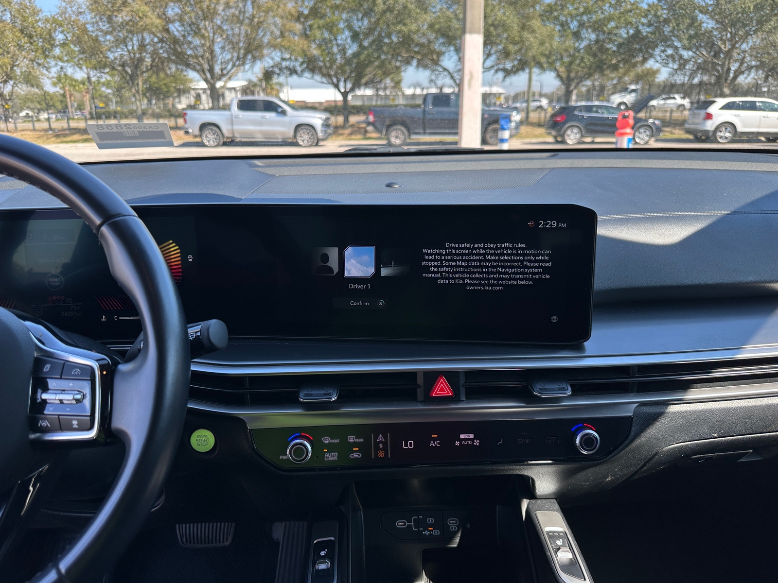 Thumbnail: 2024 Kia Sorento - 3