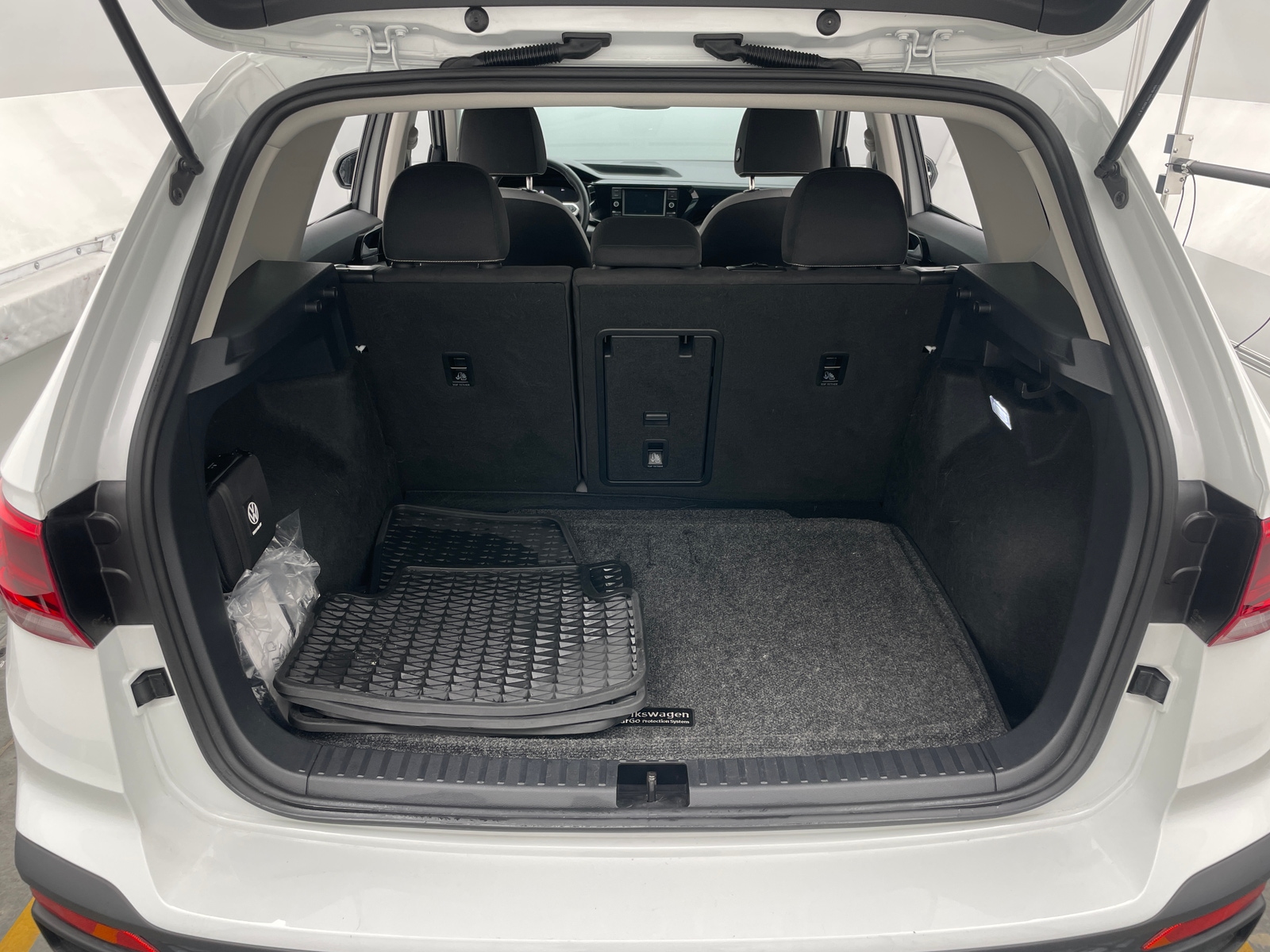 Thumbnail: 2024 Volkswagen Taos - 7