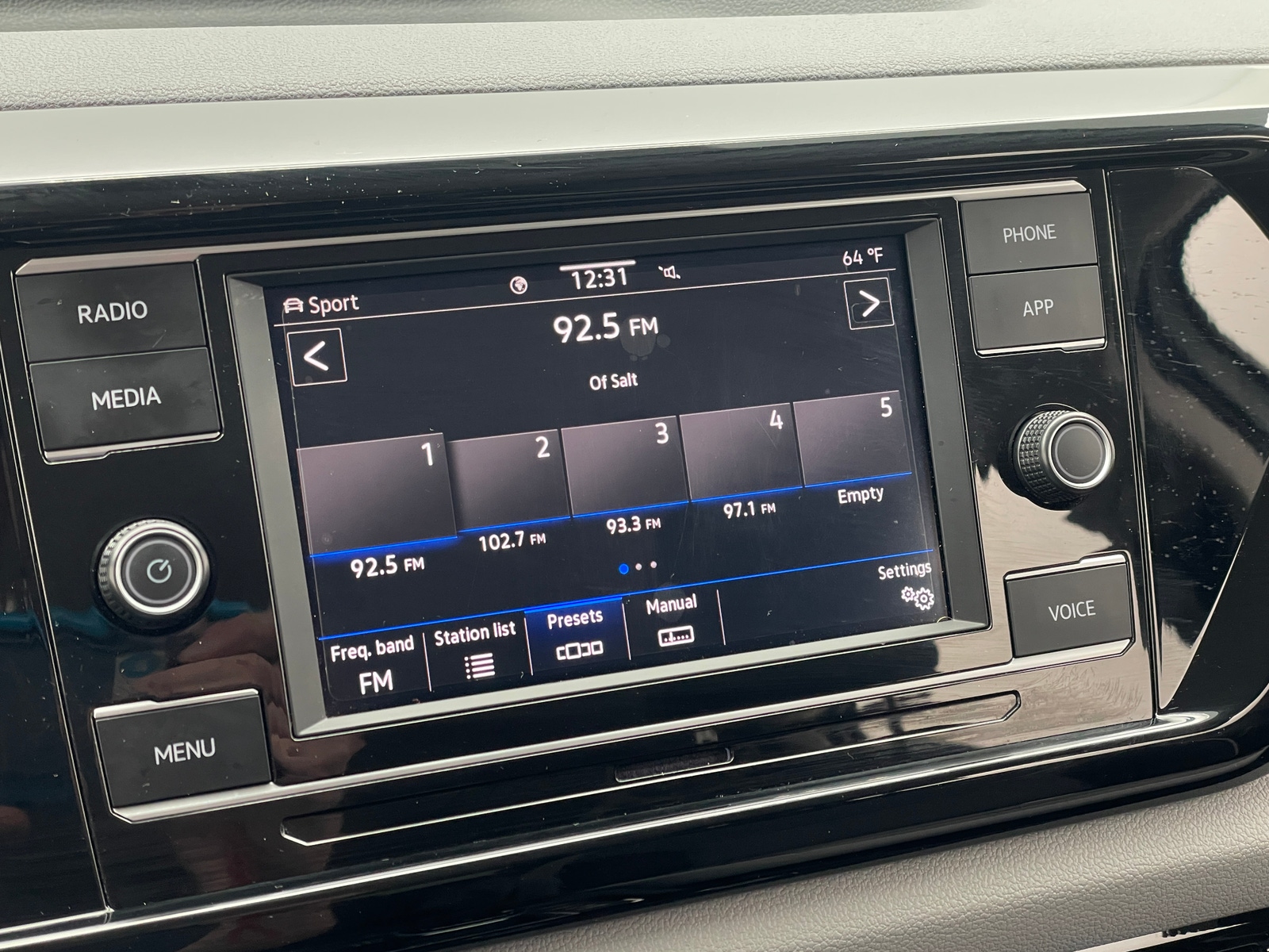 Thumbnail: 2024 Volkswagen Taos - 4