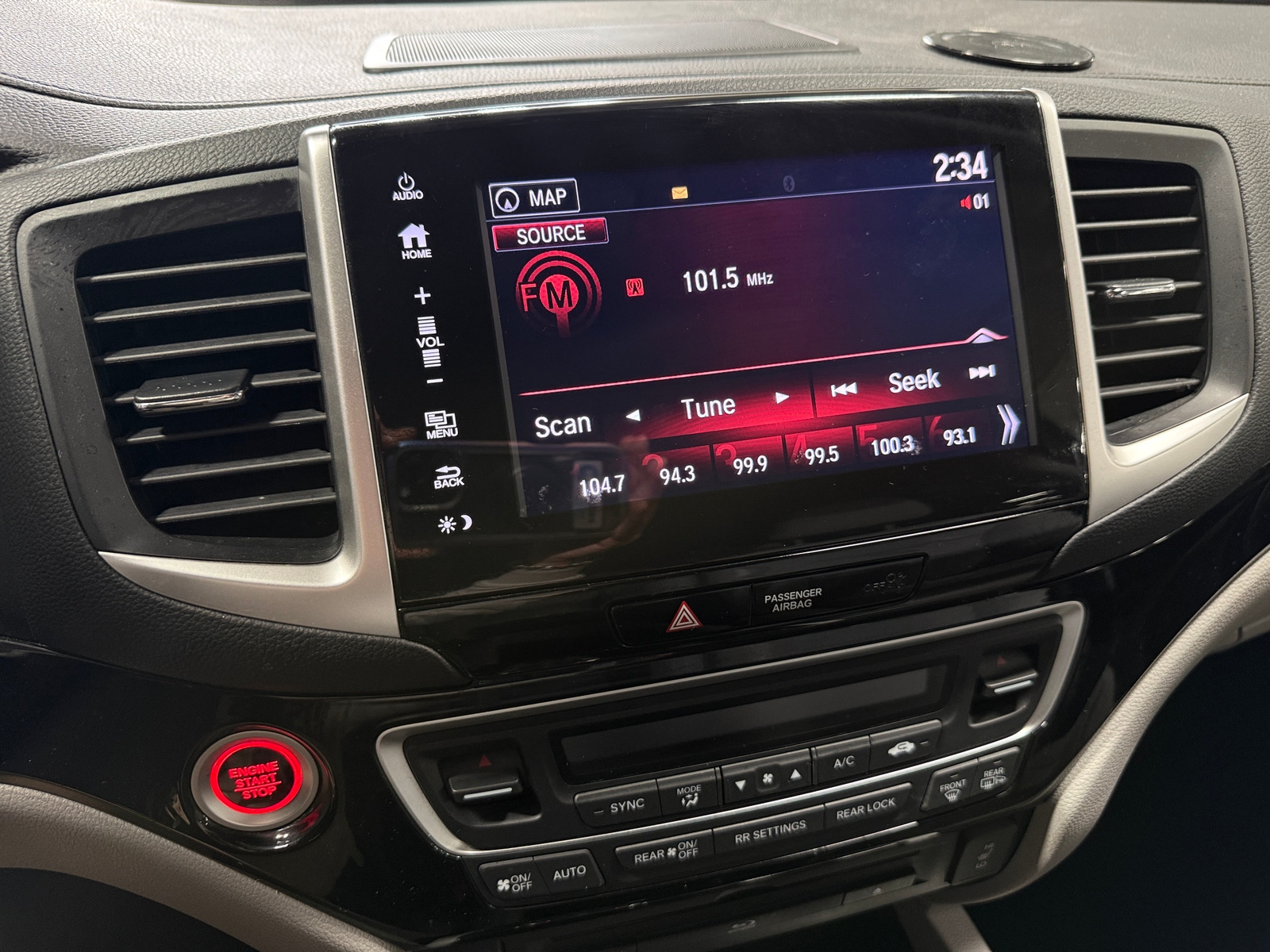 Thumbnail: 2017 Honda Pilot - 3