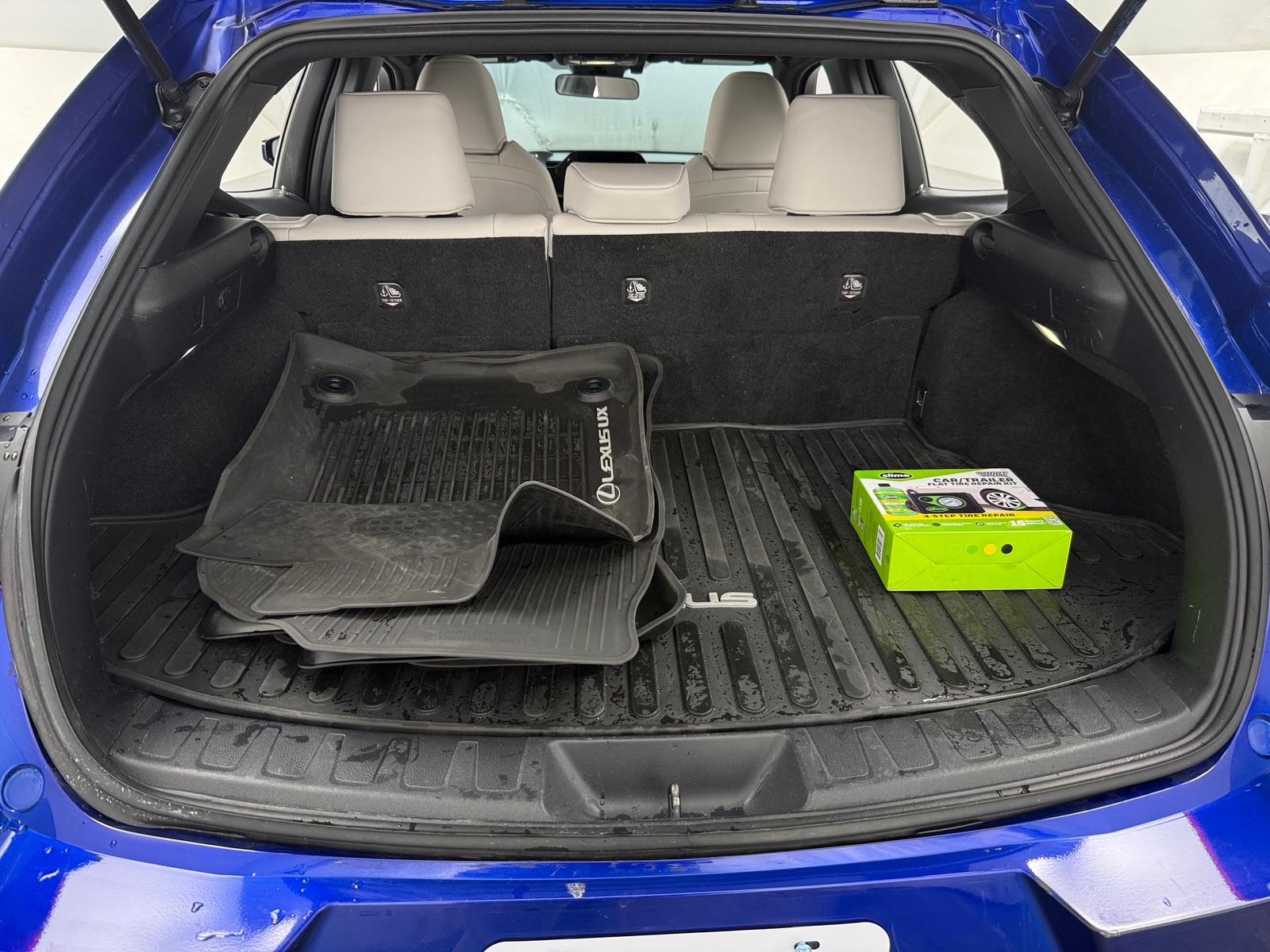 Thumbnail: 2023 Lexus UX - 6