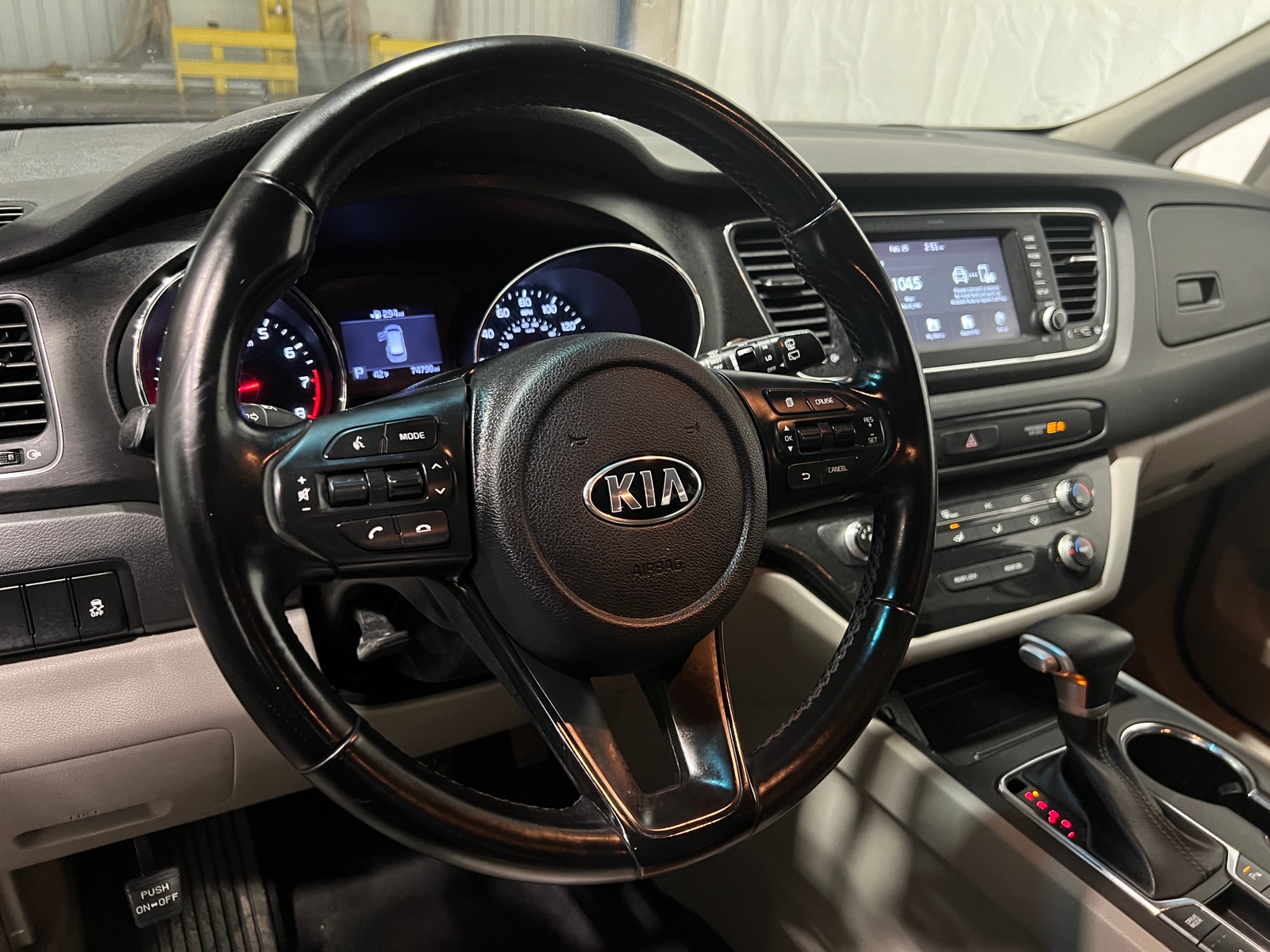 Thumbnail: 2020 Kia Sedona - 4