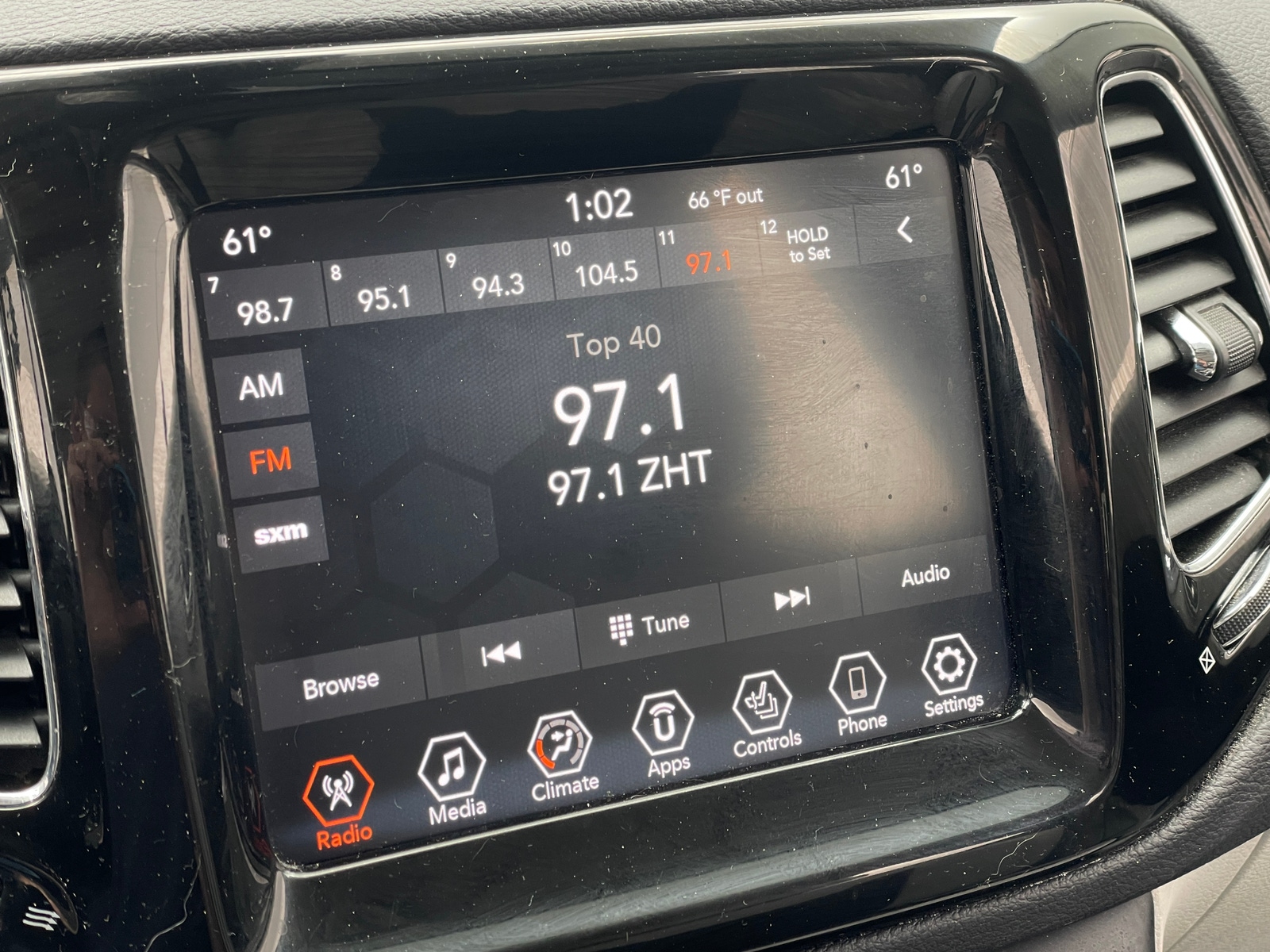 Thumbnail: 2020 Jeep Compass - 3