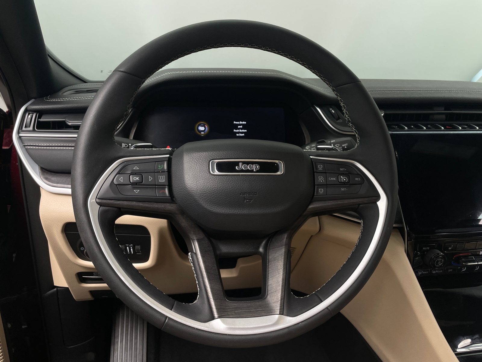 Thumbnail: 2024 Jeep Grand Cherokee - 4