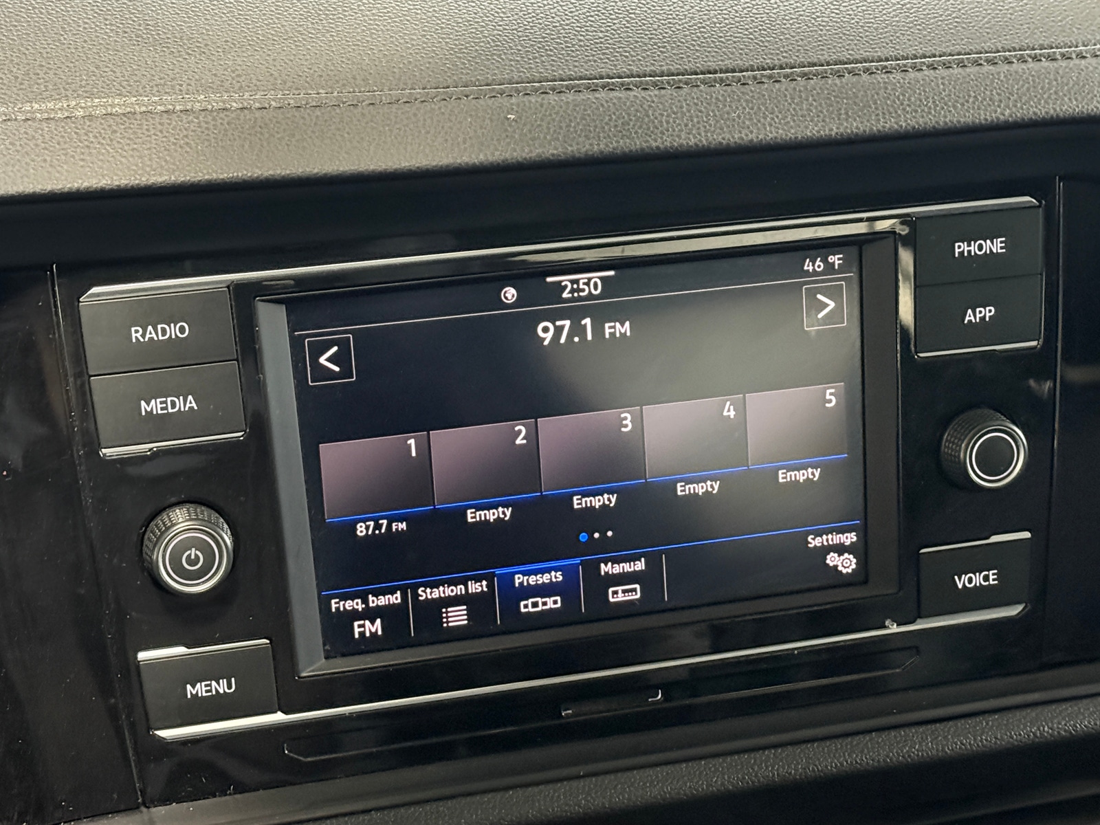 Thumbnail: 2024 Volkswagen Jetta - 3