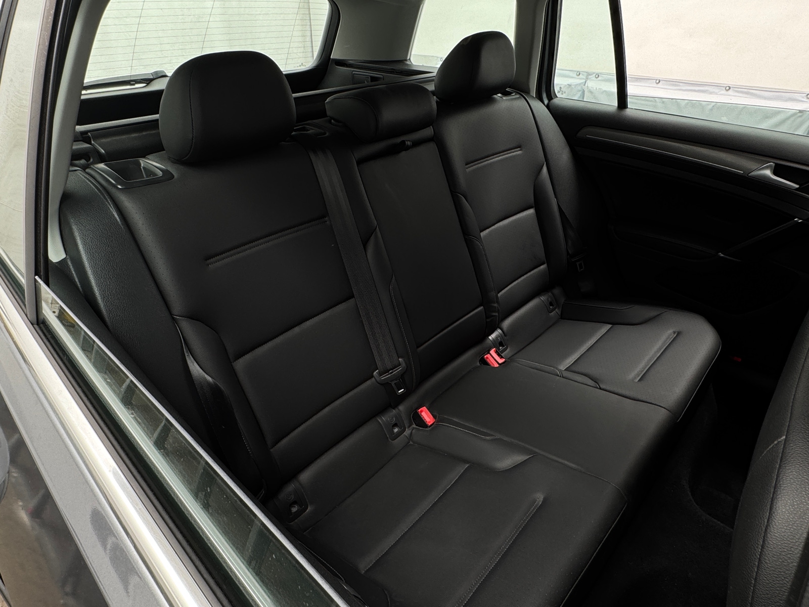 Thumbnail: 2017 Volkswagen Golf - 5