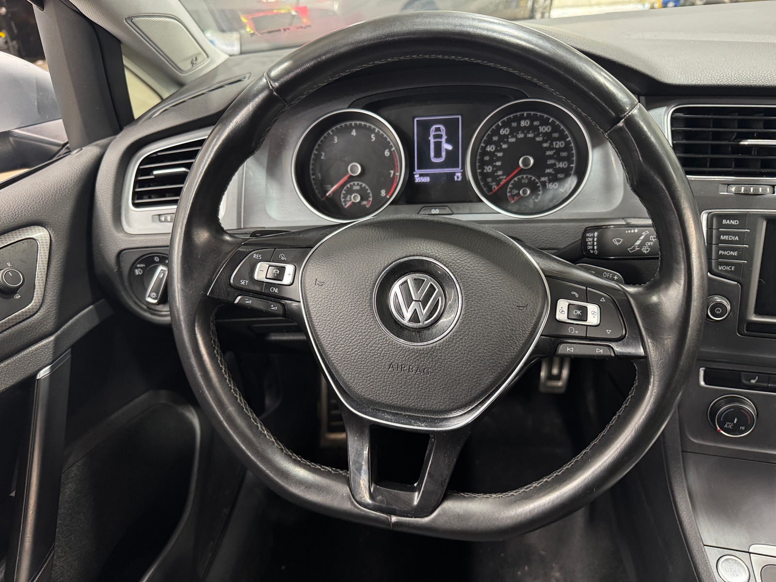 Thumbnail: 2017 Volkswagen Golf - 4