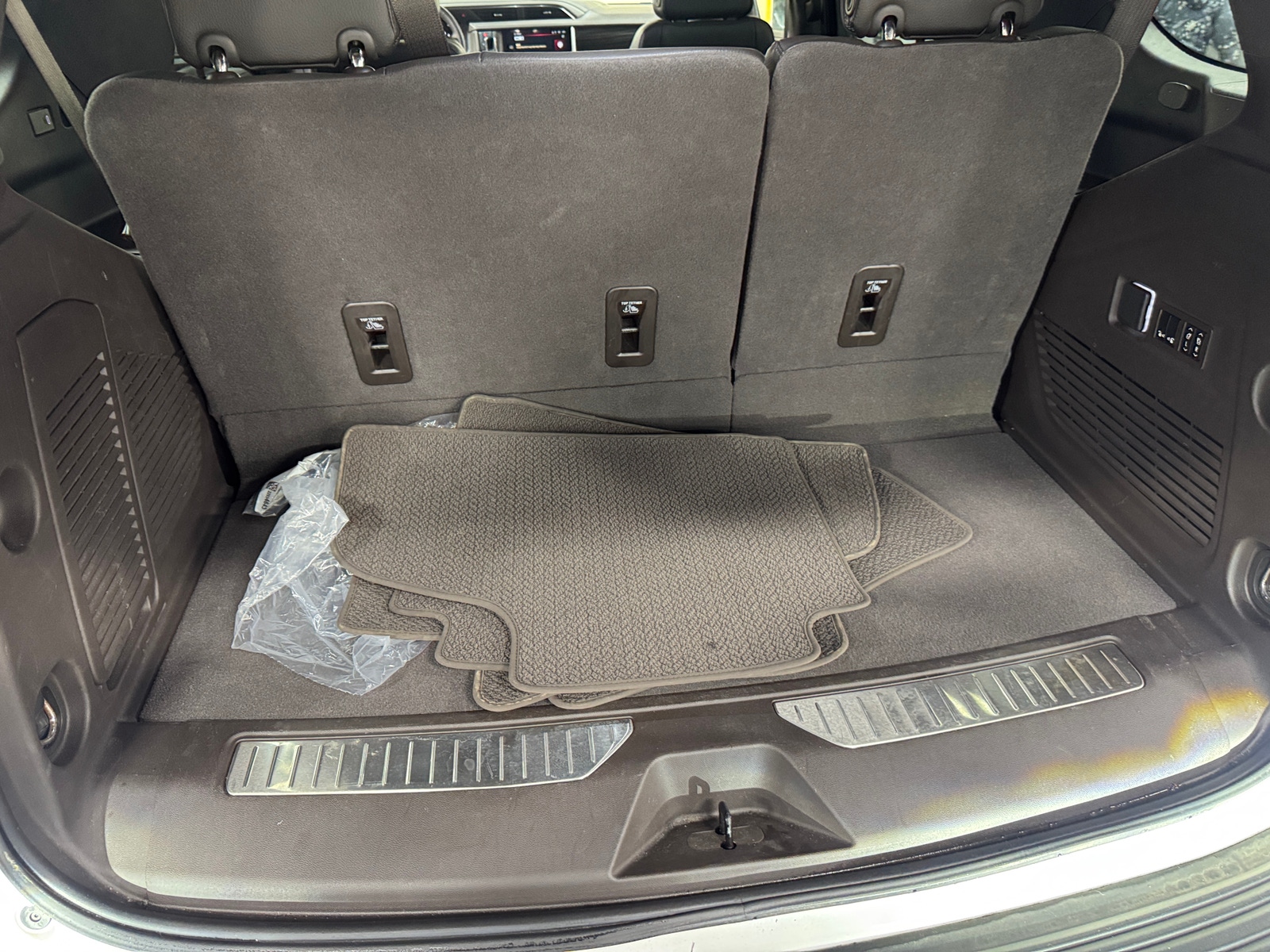 Thumbnail: 2023 GMC Yukon - 6