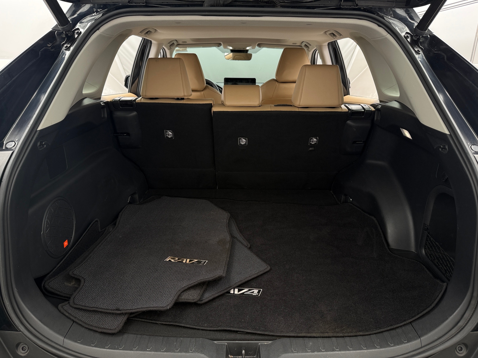 Thumbnail: 2023 Toyota RAV4 - 6