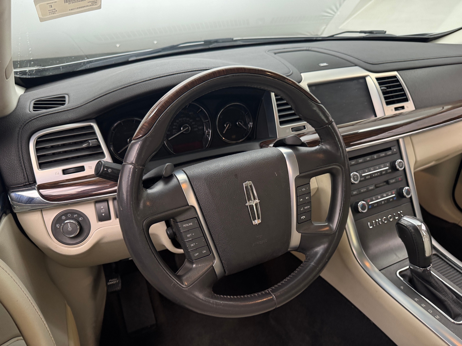 Thumbnail: 2011 Lincoln MKS - 4