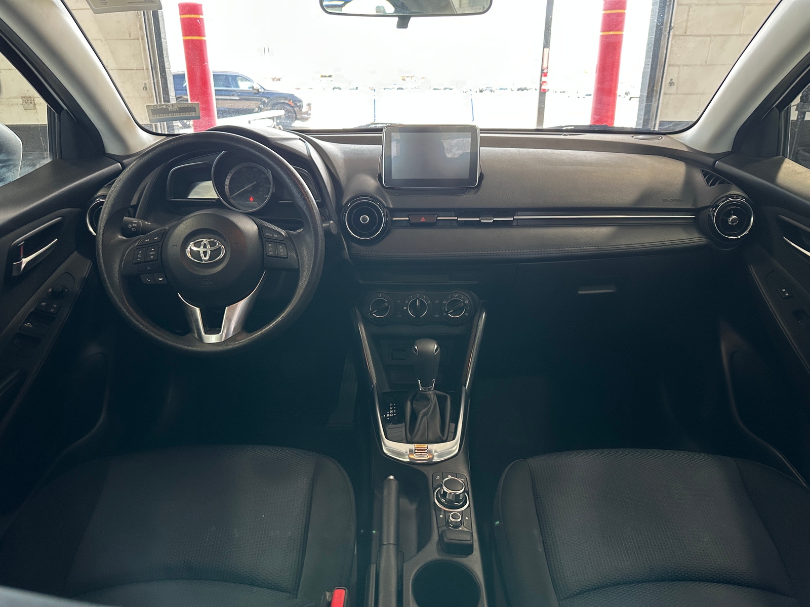 Thumbnail: 2017 Toyota Yaris iA - 3