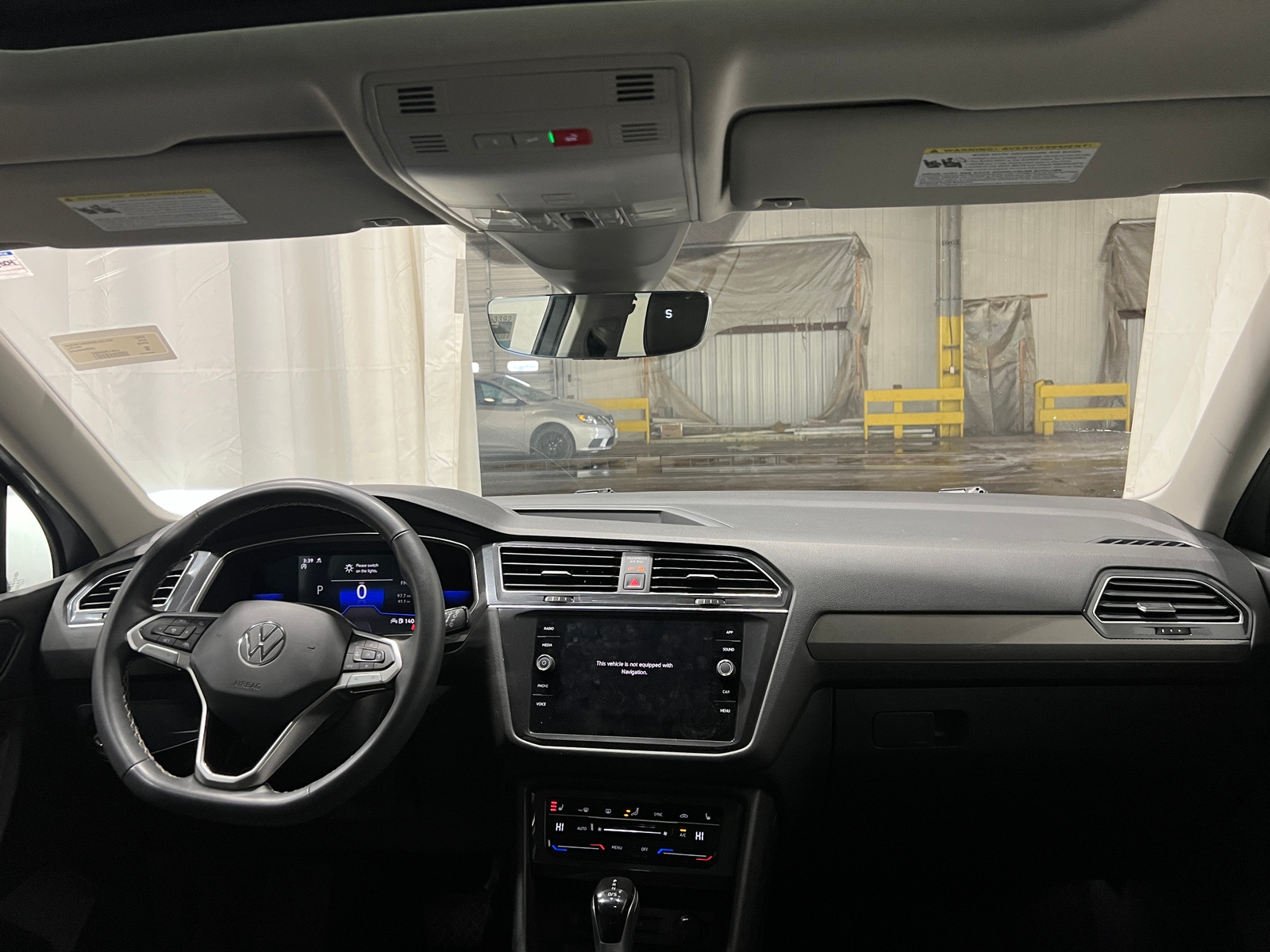 Thumbnail: 2022 Volkswagen Tiguan - 2