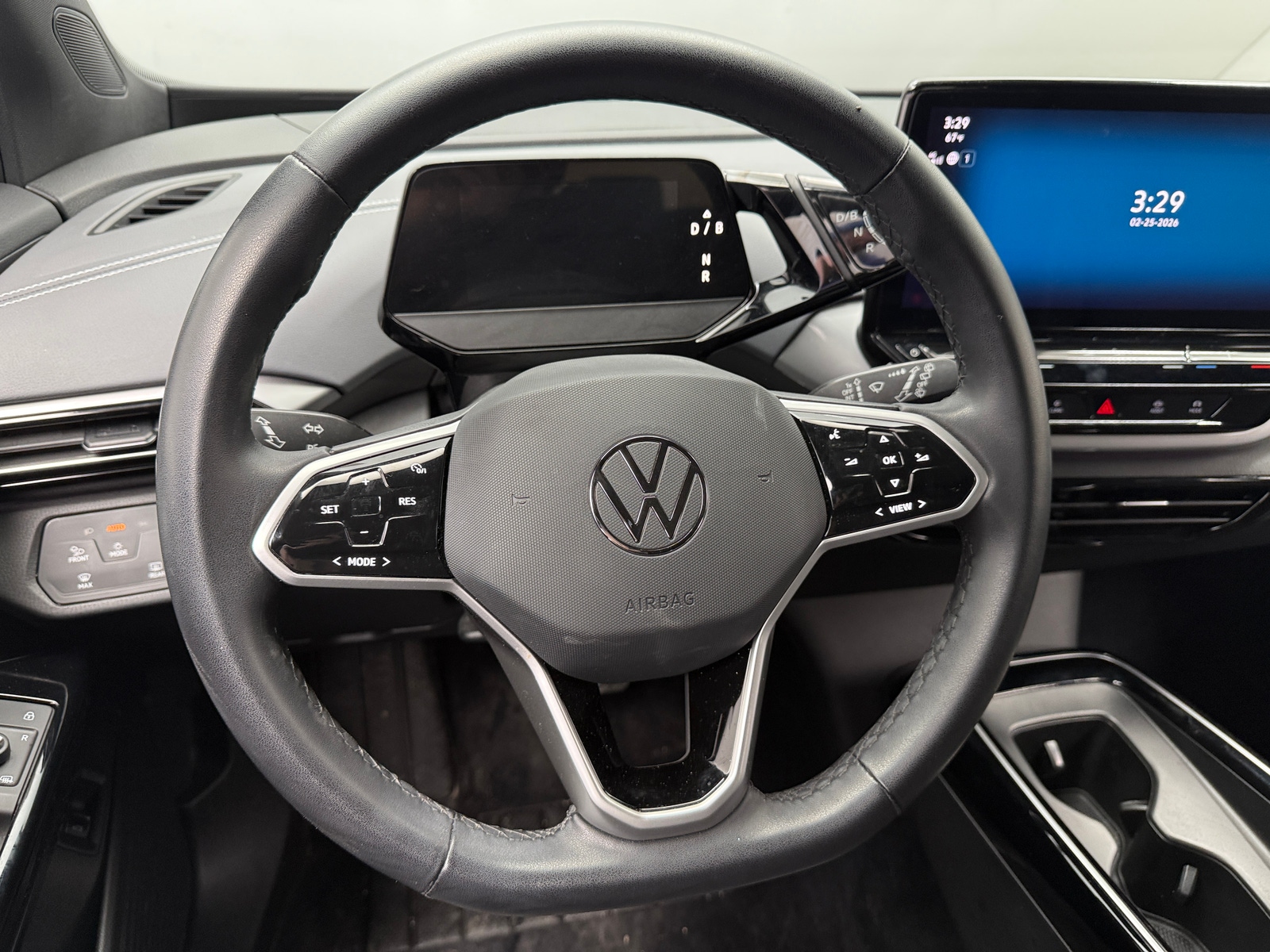 Thumbnail: 2023 Volkswagen ID.4 - 4