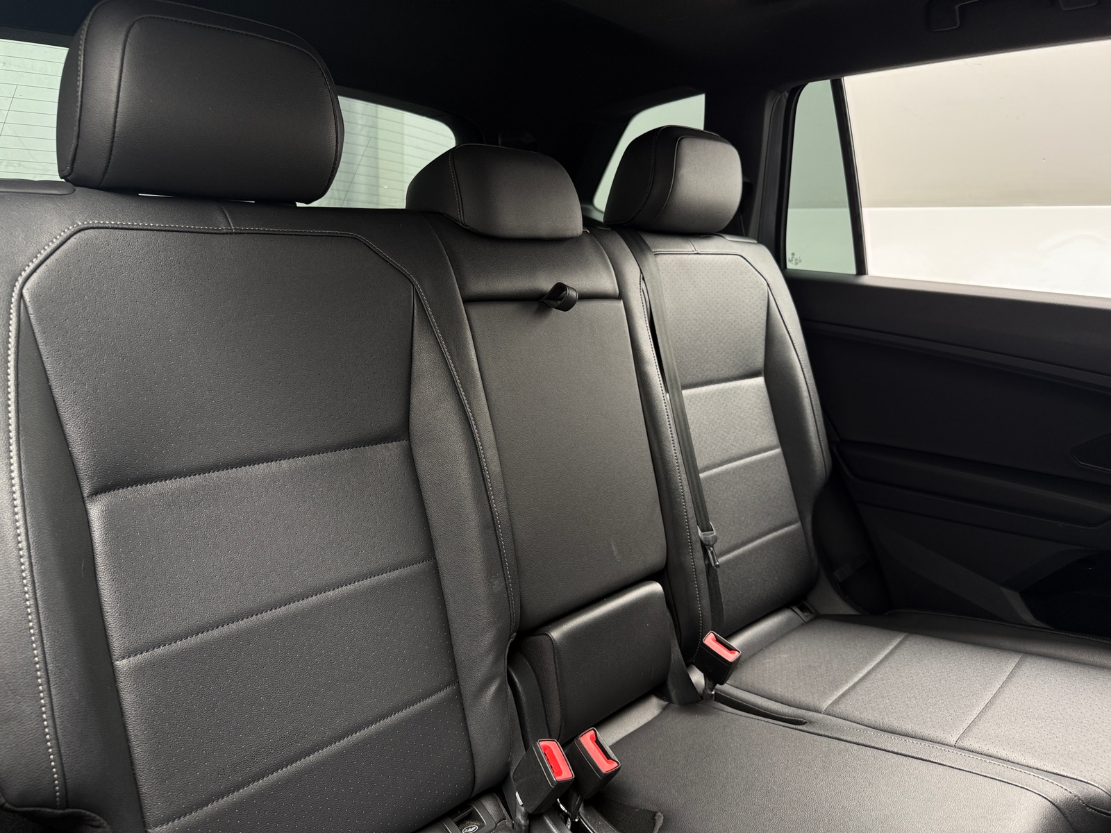Thumbnail: 2020 Volkswagen Tiguan - 5