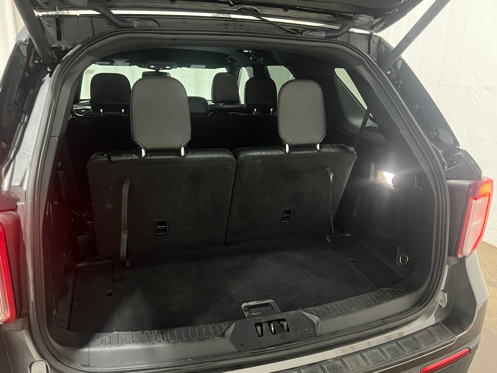 Thumbnail: 2020 Ford Explorer - 7