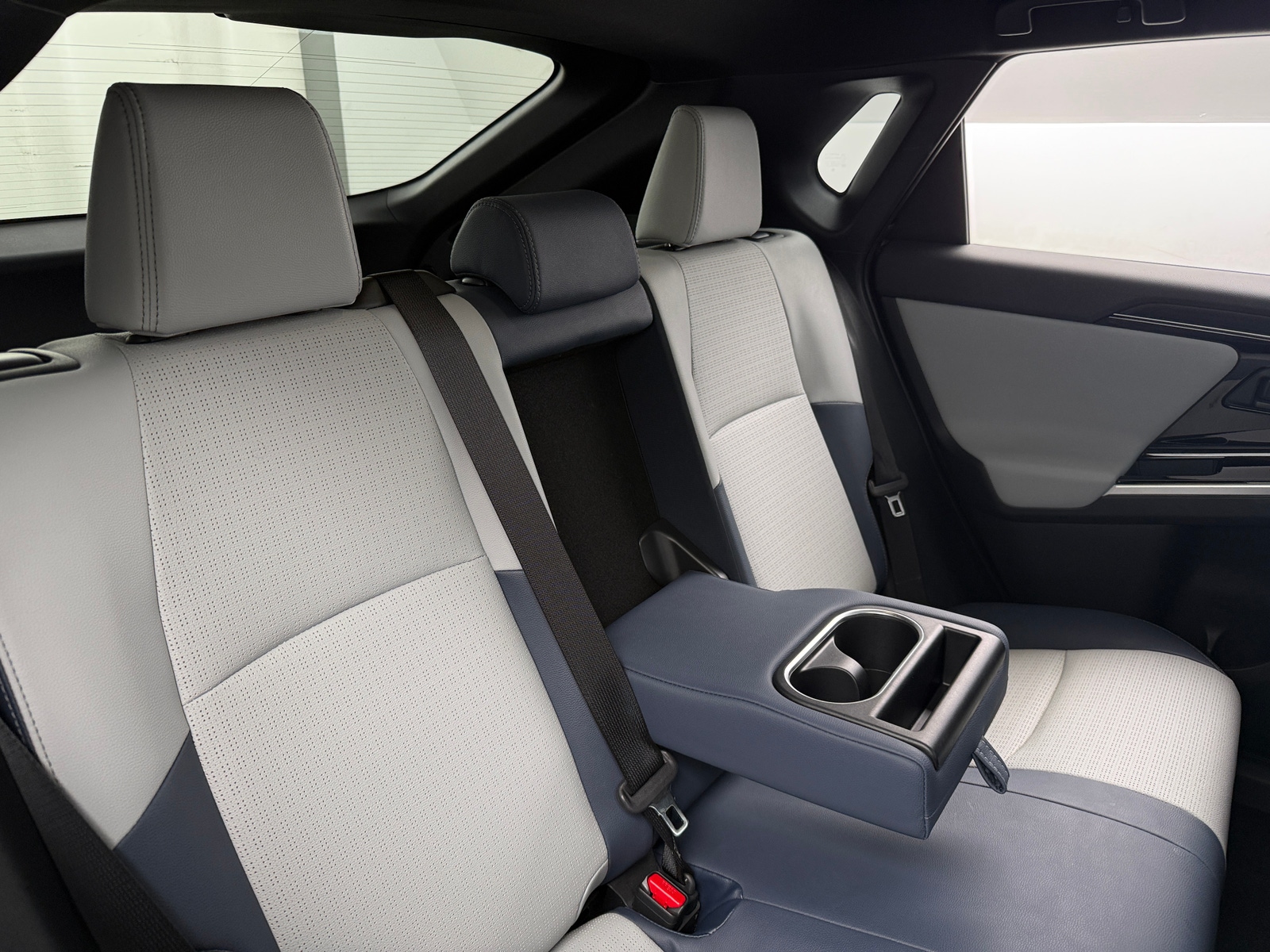 Thumbnail: 2024 Subaru Solterra - 6