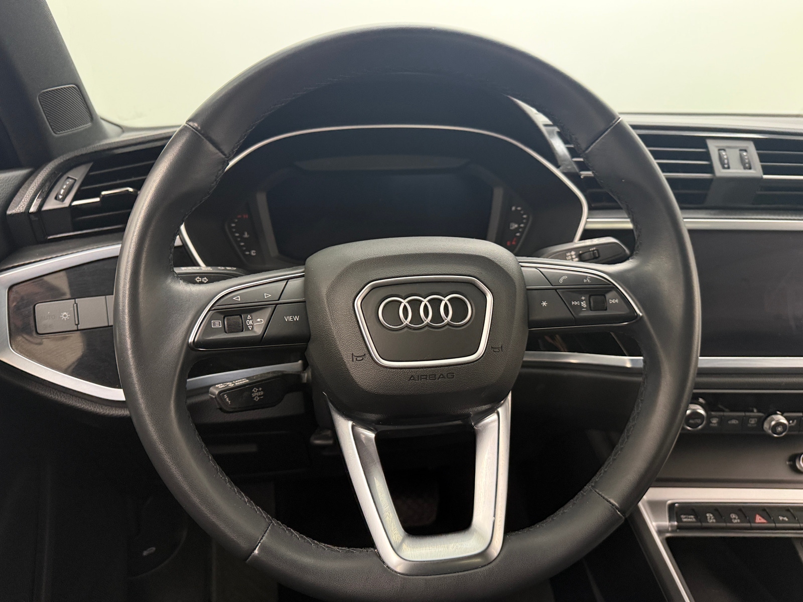 Thumbnail: 2022 Audi Q3 - 4