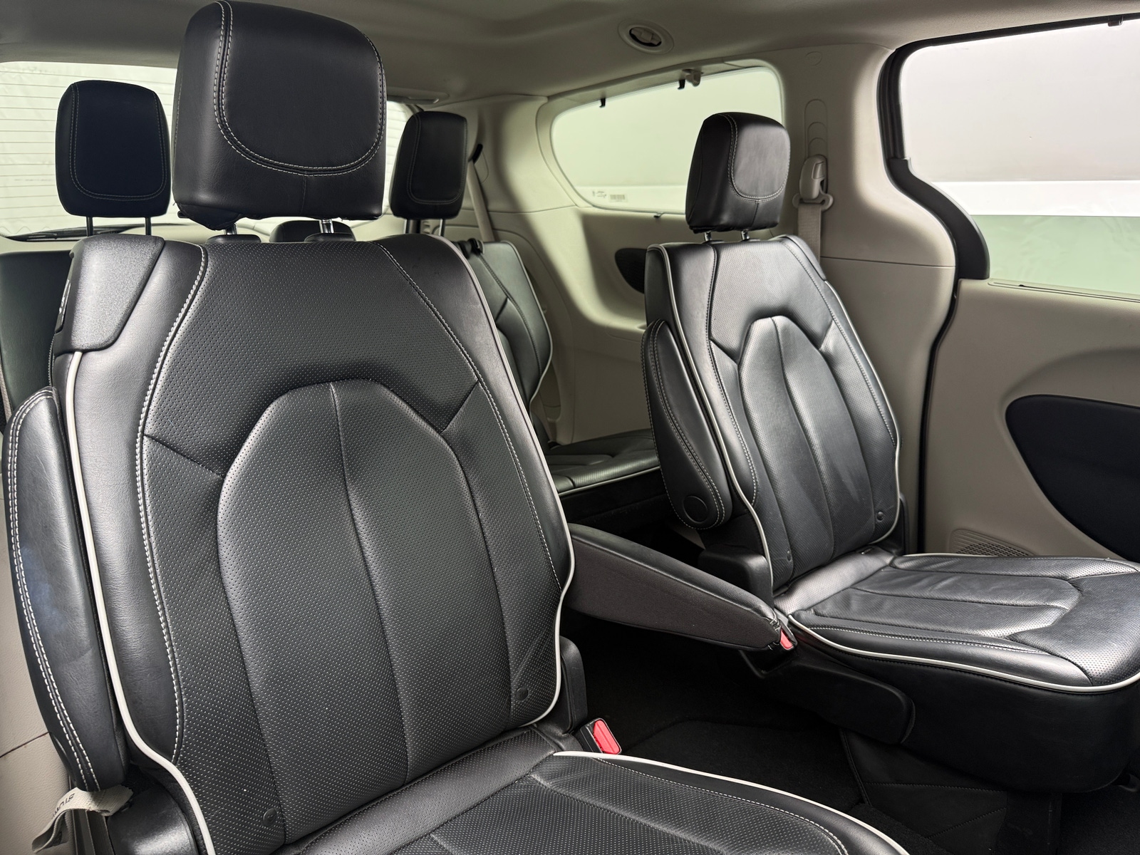 Thumbnail: 2023 Chrysler Pacifica - 5