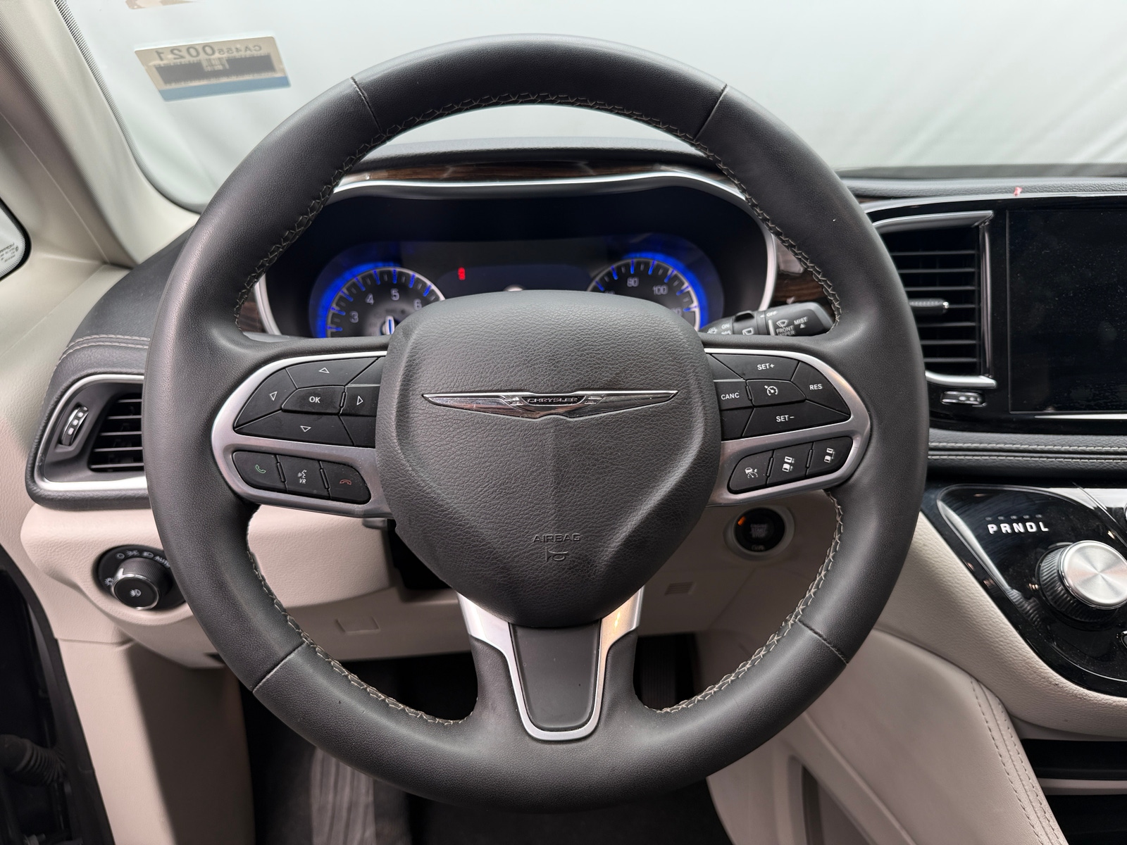 Thumbnail: 2023 Chrysler Pacifica - 4