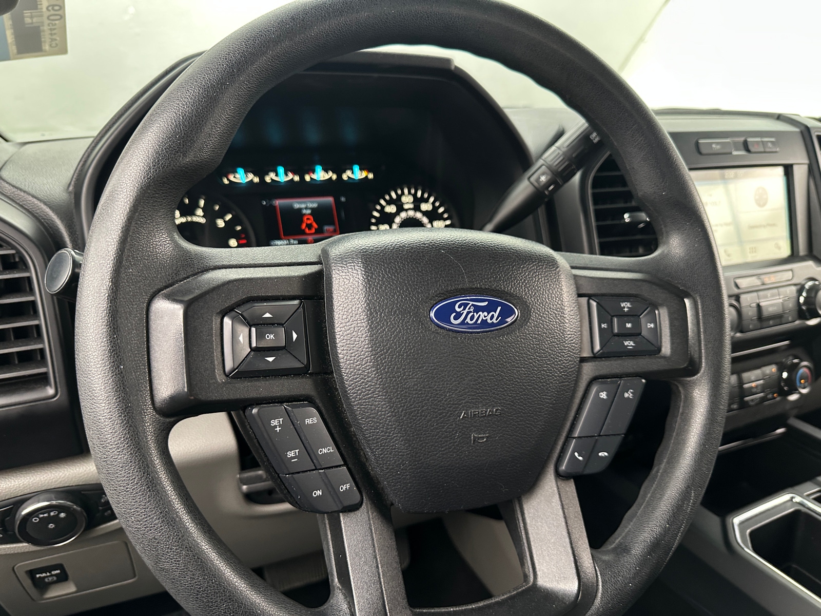 Thumbnail: 2018 Ford Econoline - 5