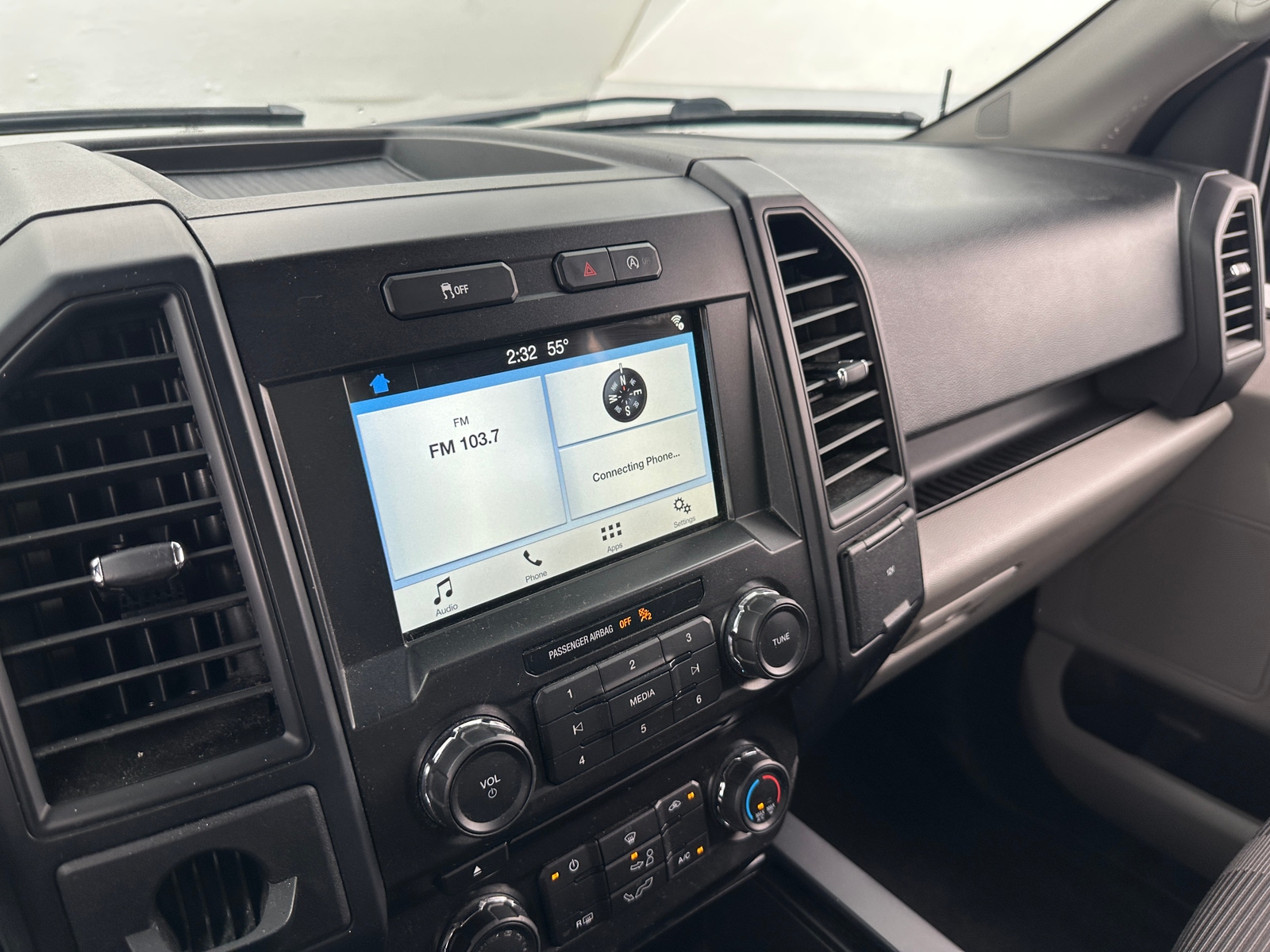 Thumbnail: 2018 Ford Econoline - 4