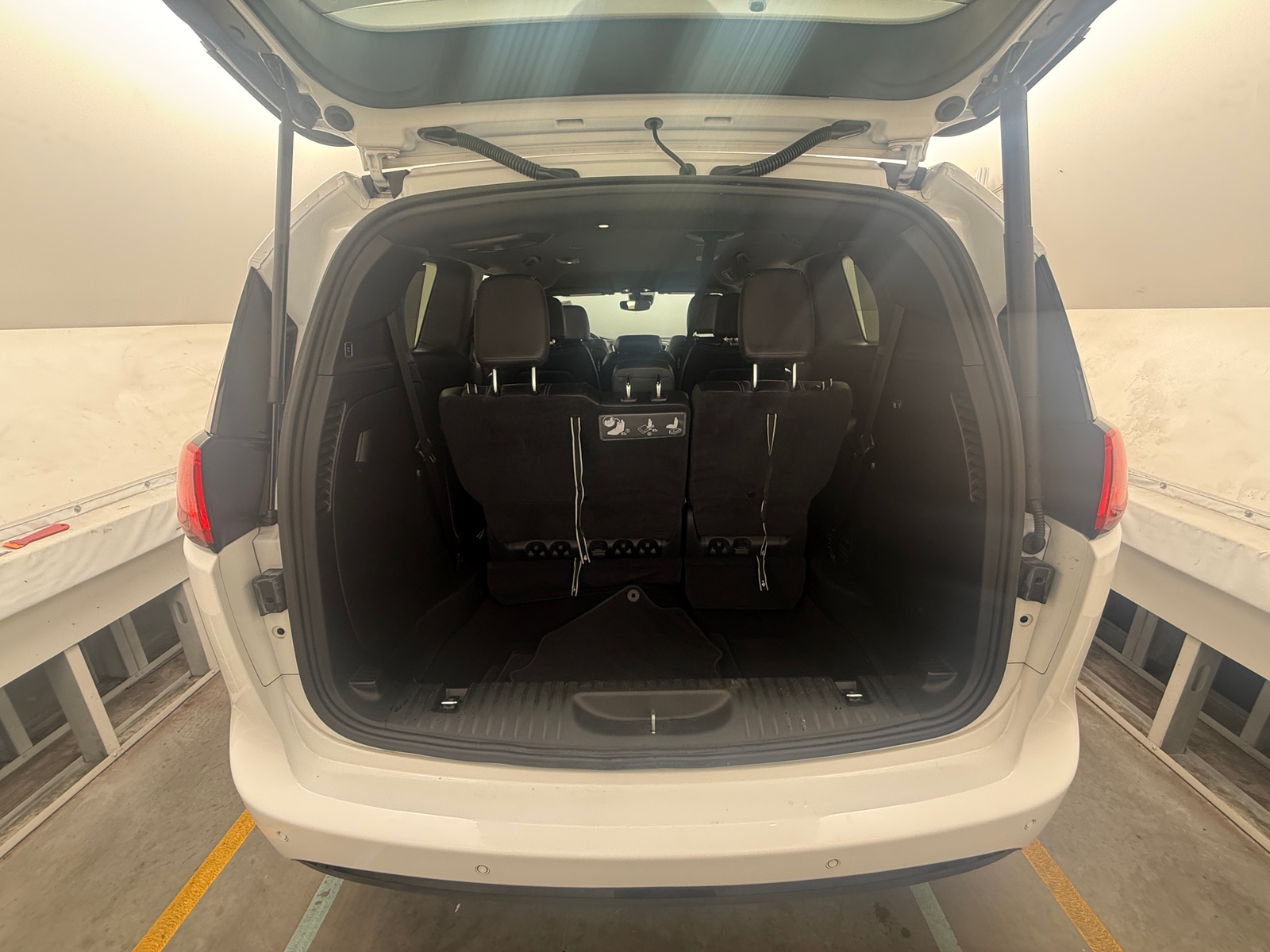 Thumbnail: 2019 Chrysler Pacifica - 6