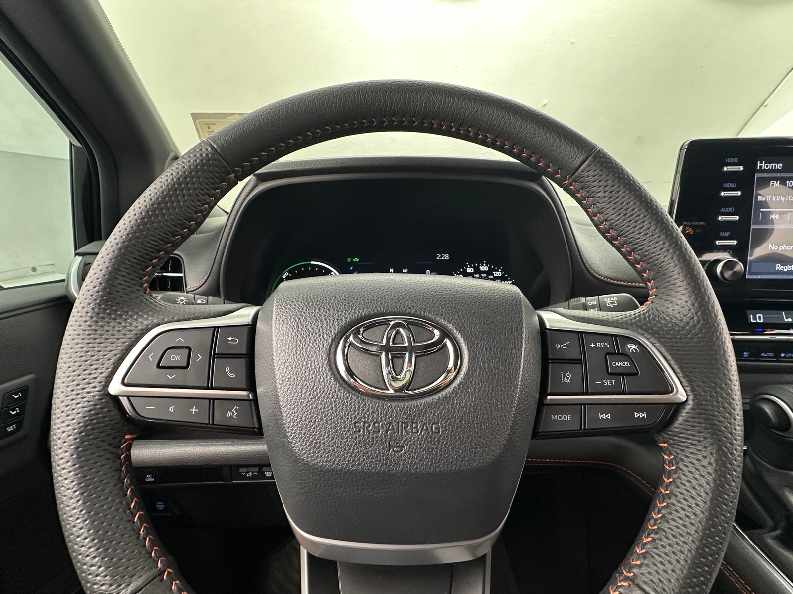 Thumbnail: 2024 Toyota Sienna - 4