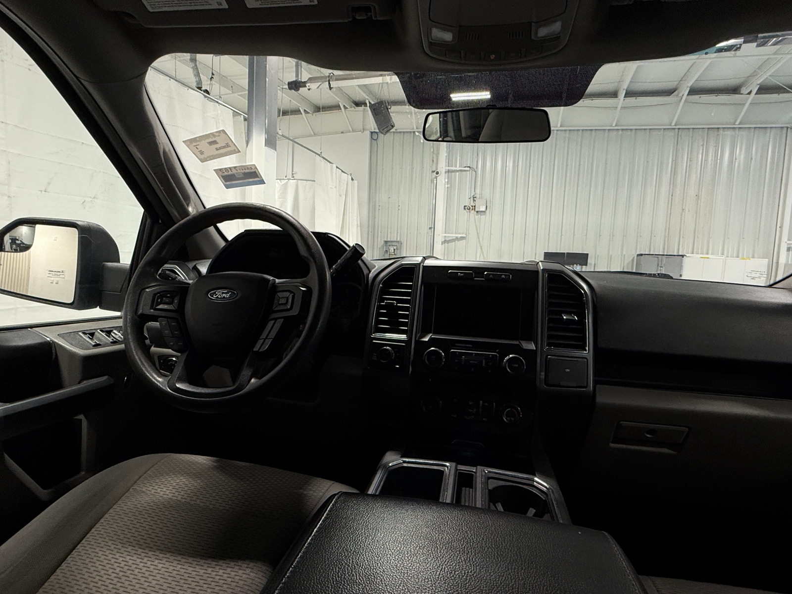 Thumbnail: 2018 Ford Econoline - 3