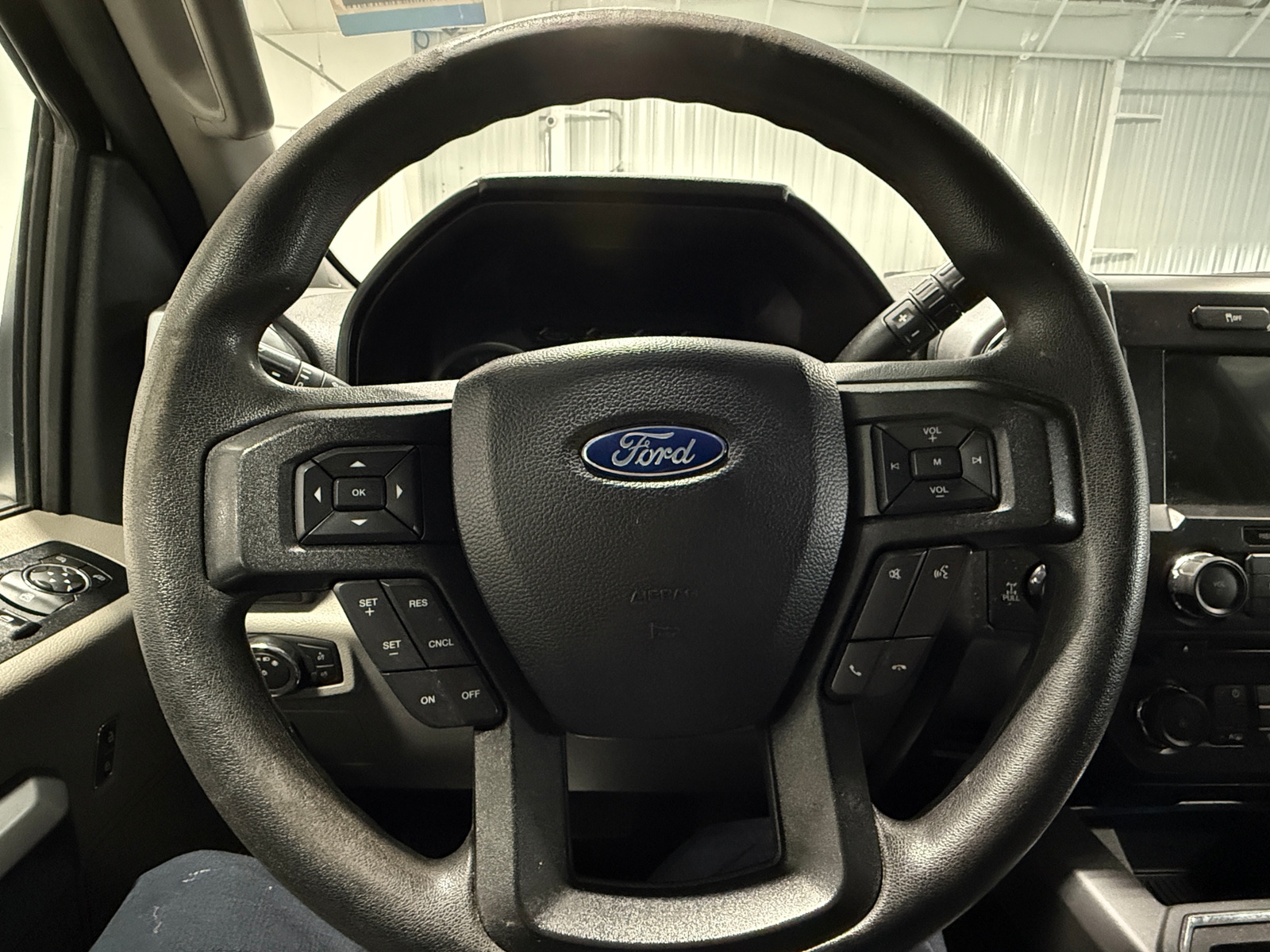 Thumbnail: 2018 Ford Econoline - 5