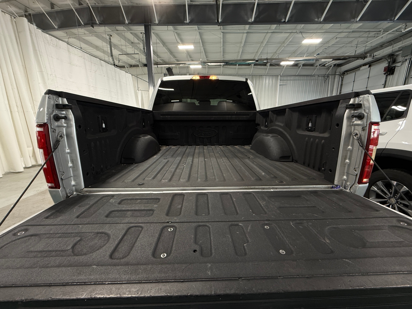 Thumbnail: 2018 Ford Econoline - 7