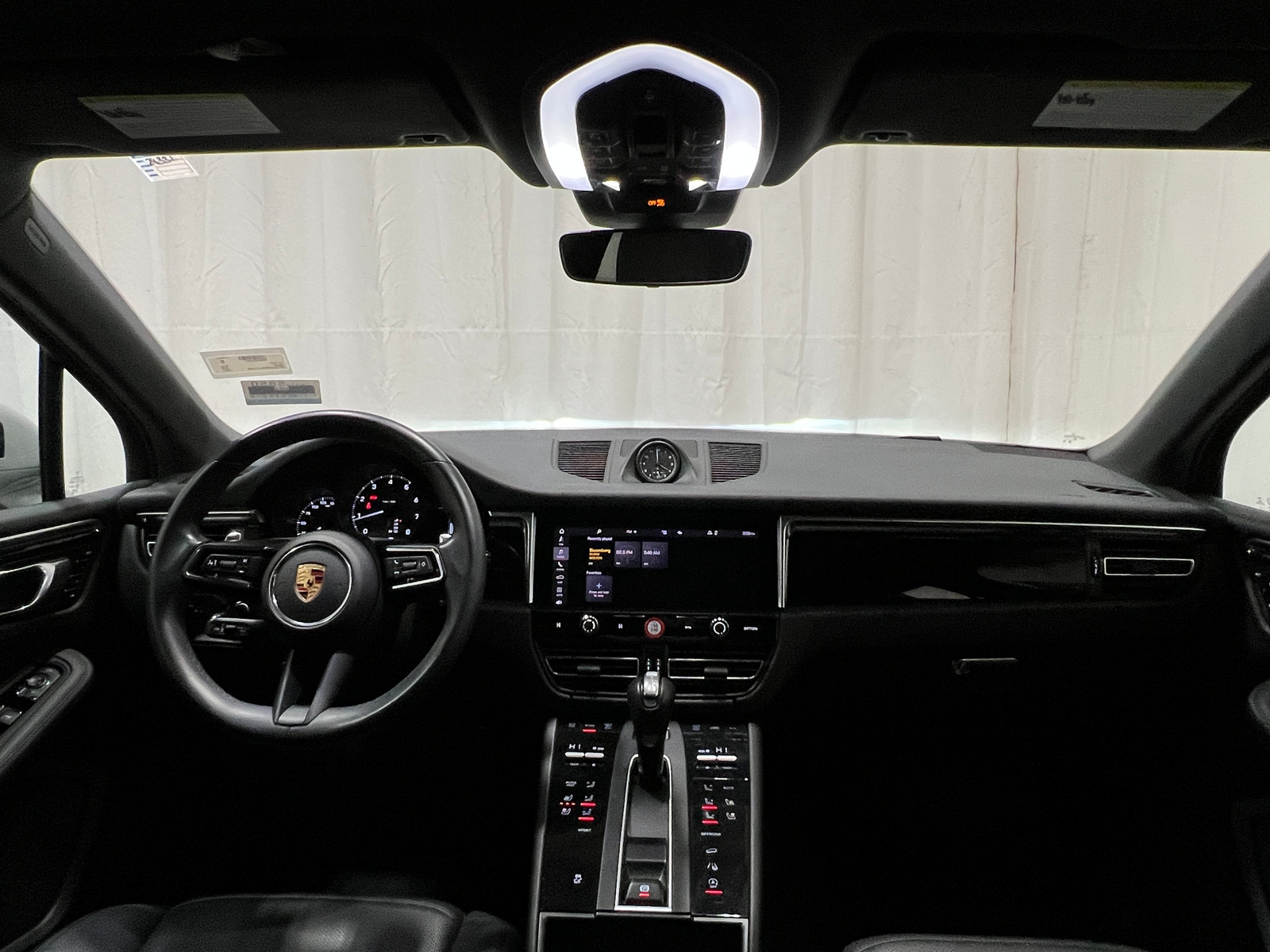 Thumbnail: 2023 Porsche Macan - 2