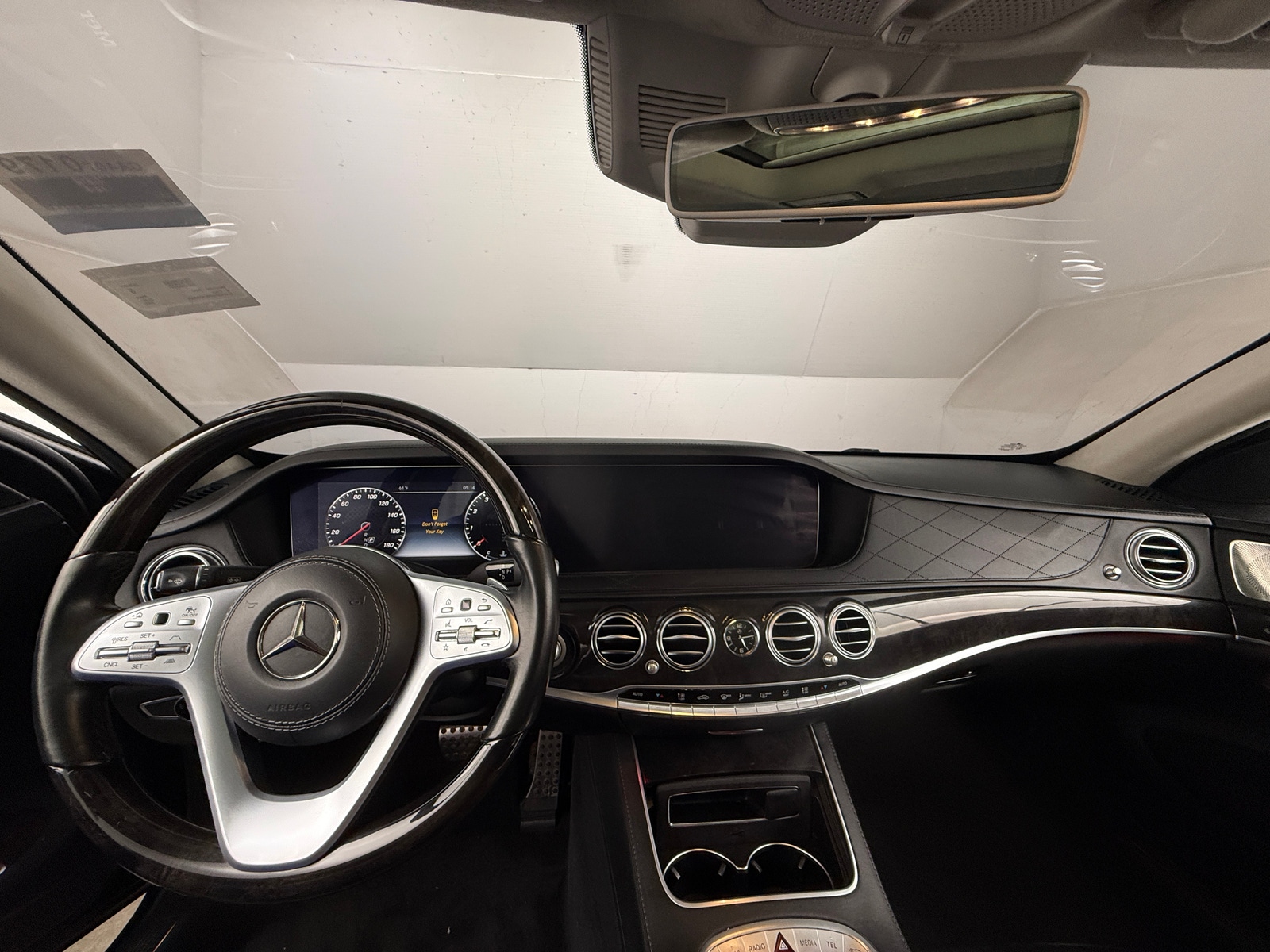 Thumbnail: 2020 Mercedes-Benz S-Class - 2