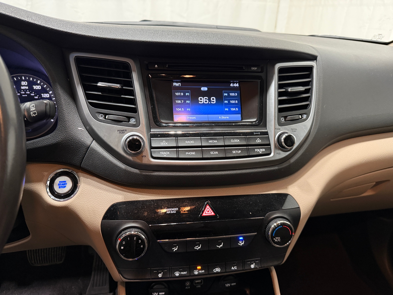 Thumbnail: 2017 Hyundai Tucson - 4