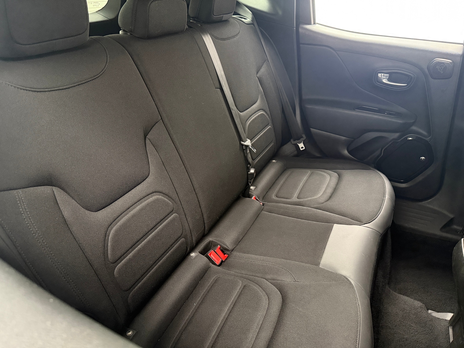 Thumbnail: 2017 Jeep Renegade - 6