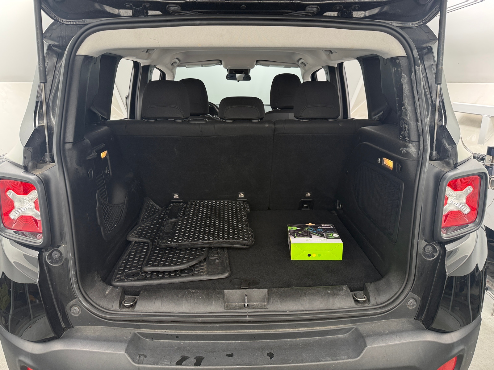 Thumbnail: 2017 Jeep Renegade - 7