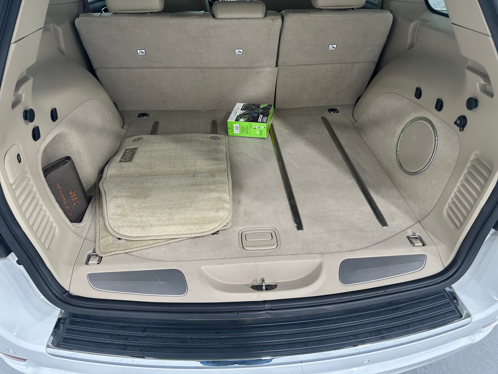 Thumbnail: 2016 Jeep Grand Cherokee - 6