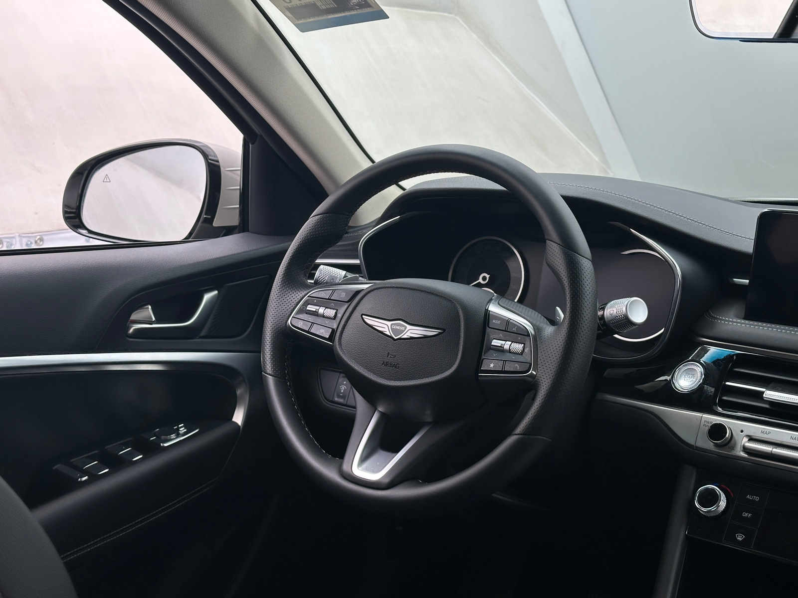 Thumbnail: 2025 Genesis G70 - 4