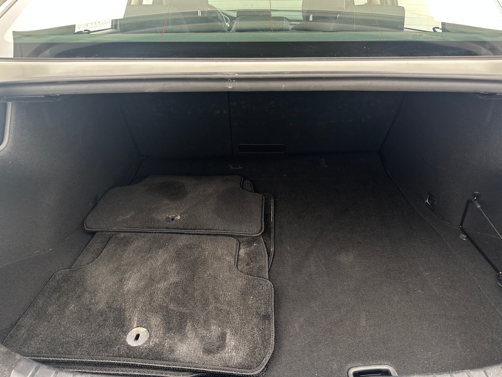 Thumbnail: 2025 Genesis G70 - 6