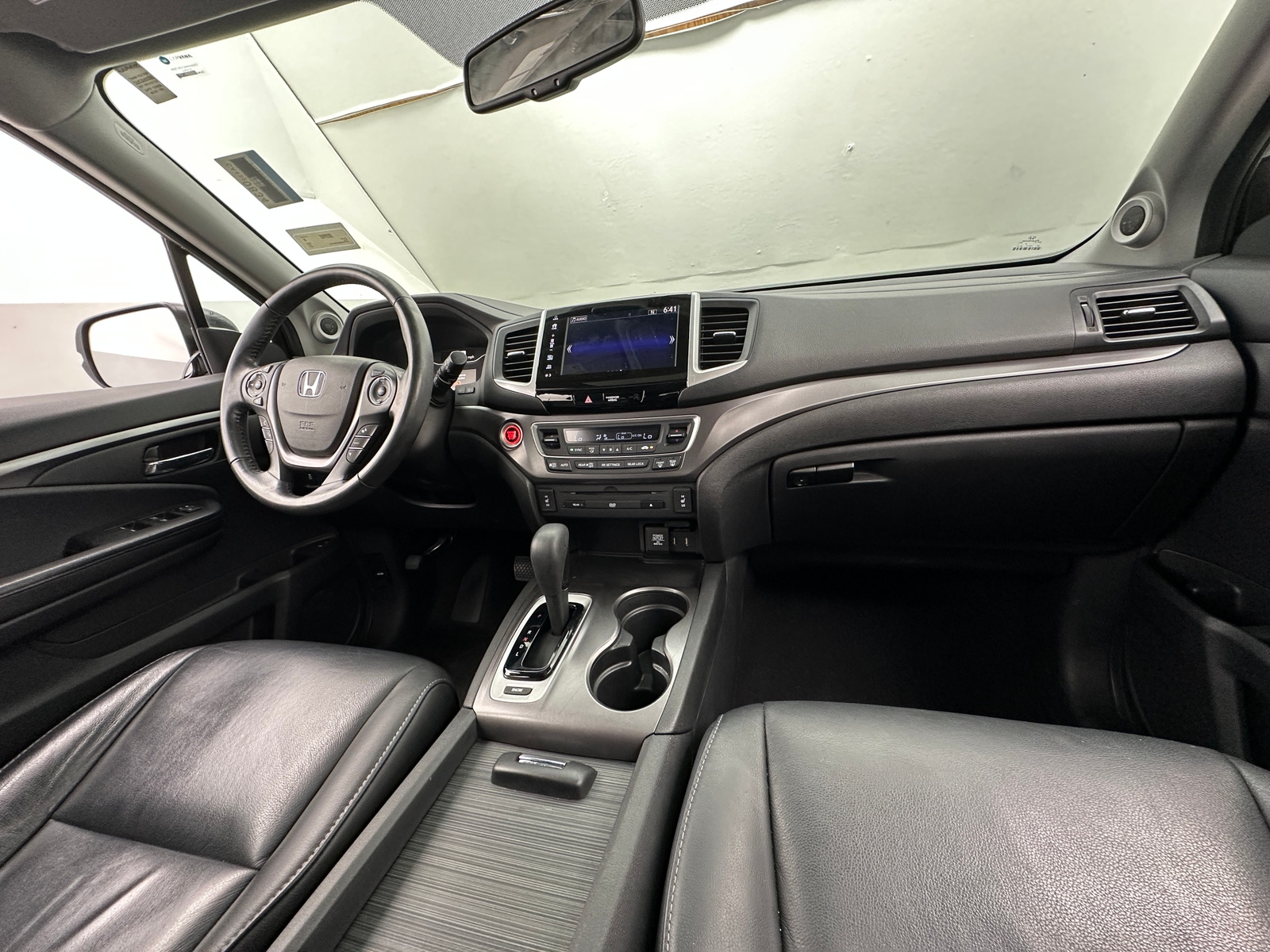 Thumbnail: 2017 Honda Pilot - 2