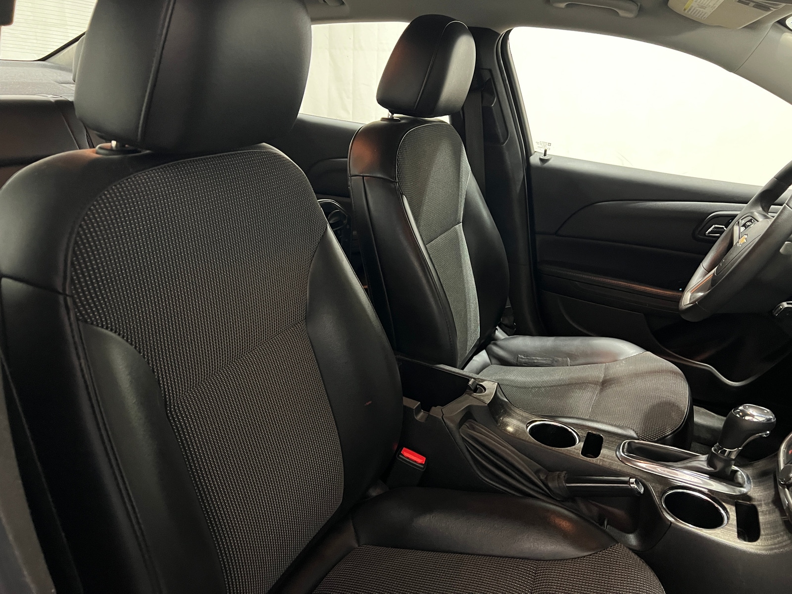 Thumbnail: 2015 Chevrolet Malibu - 2